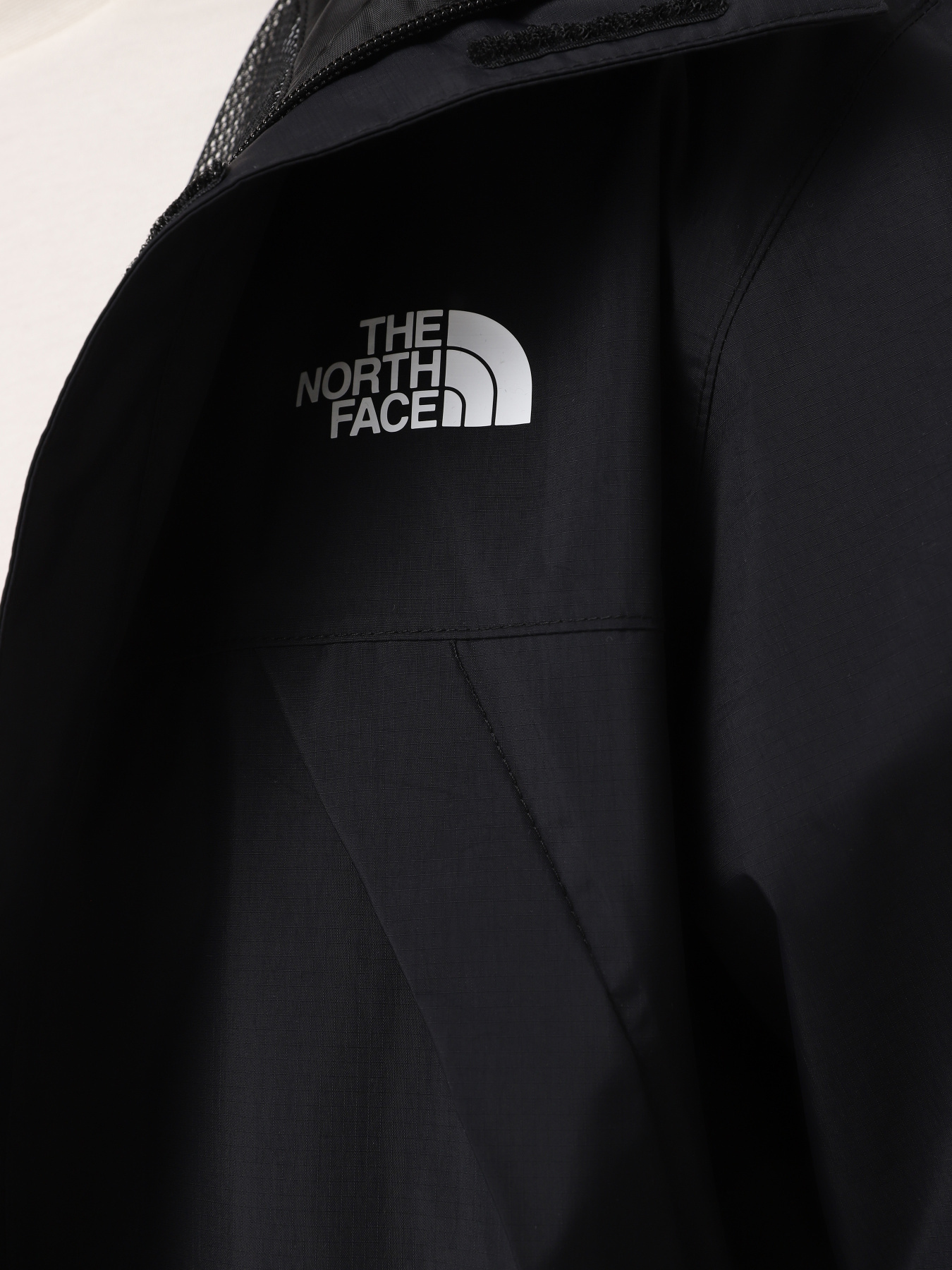 Куртки та дублянки The North Face Antora модель NF0A7QEY4H01 Фото