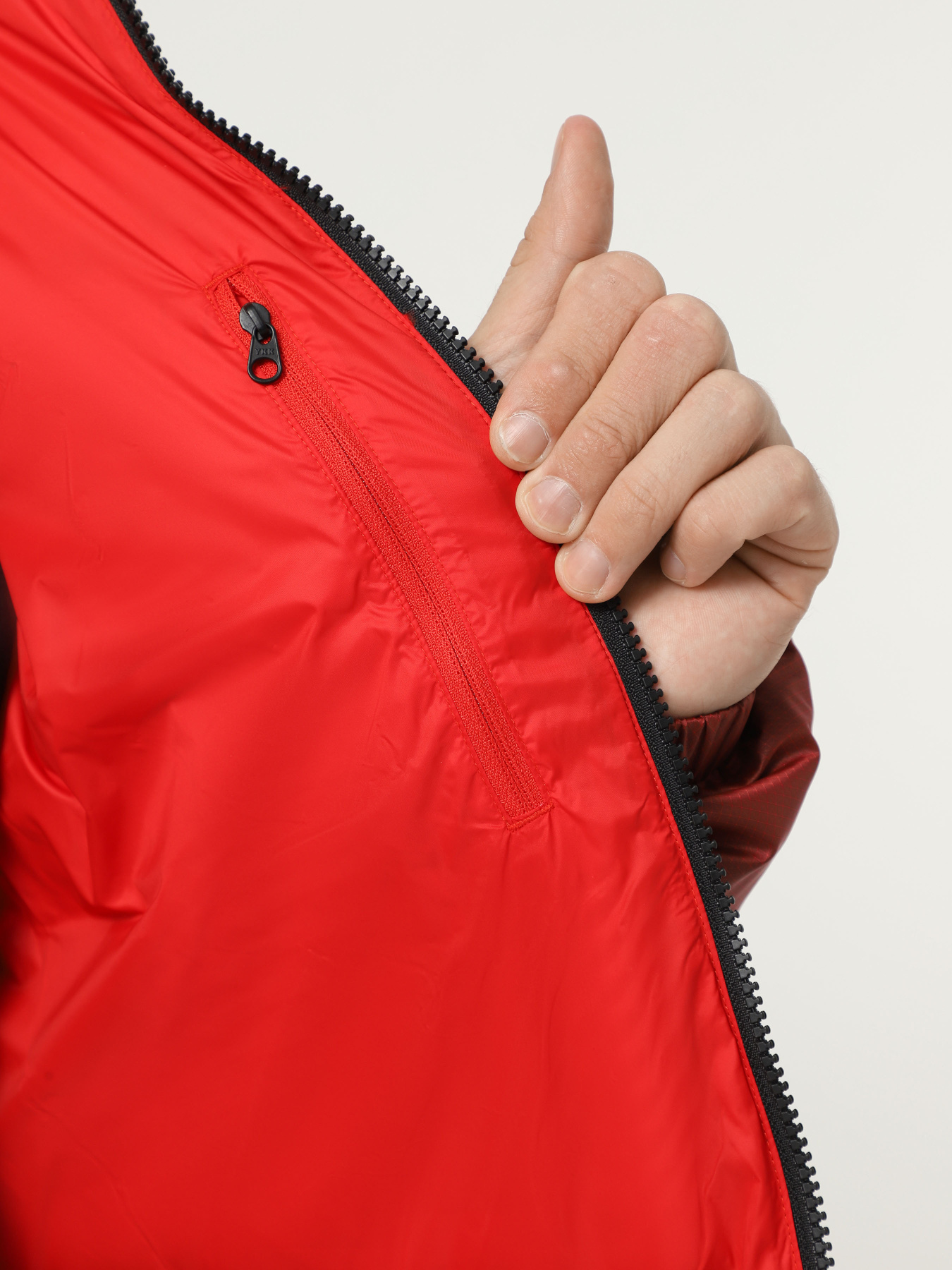 Куртки та дублянки The North Face Diablo Down модель NF0A899290O1 Фото