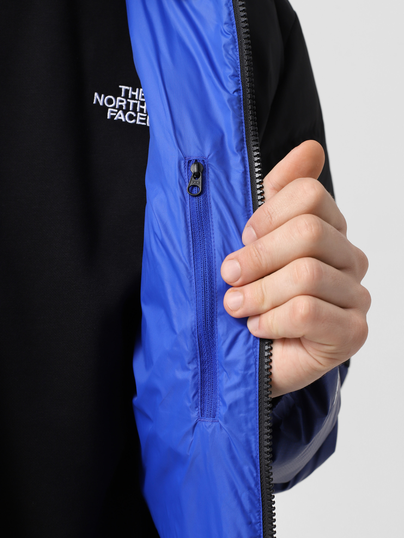 Куртки та дублянки The North Face Diablo Down модель NF0A89920AI1 Фото