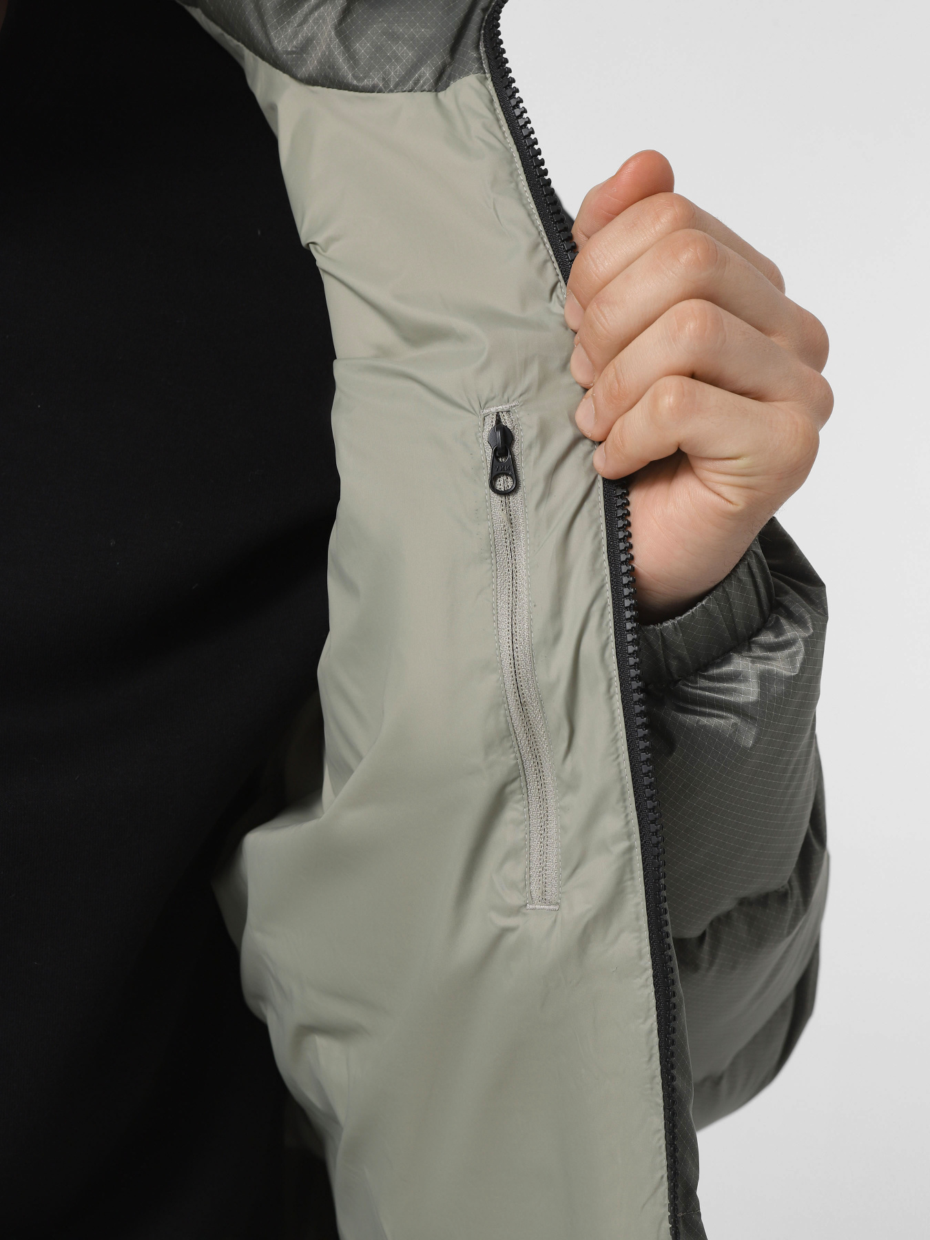 Куртки и дубленки The North Face Diablo Down модель NF0A89930IM1 Фото