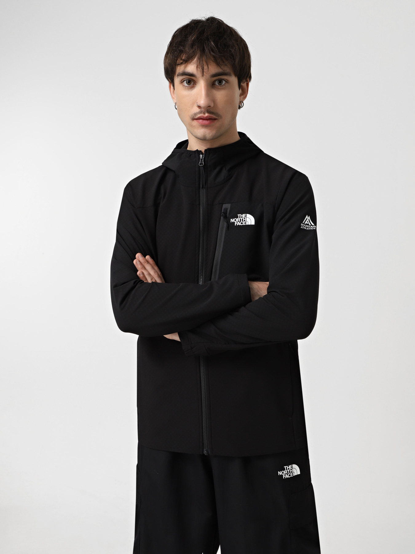 Куртки та дублянки The North Face Ma Softshell модель NF0A892SJK31 Фото
