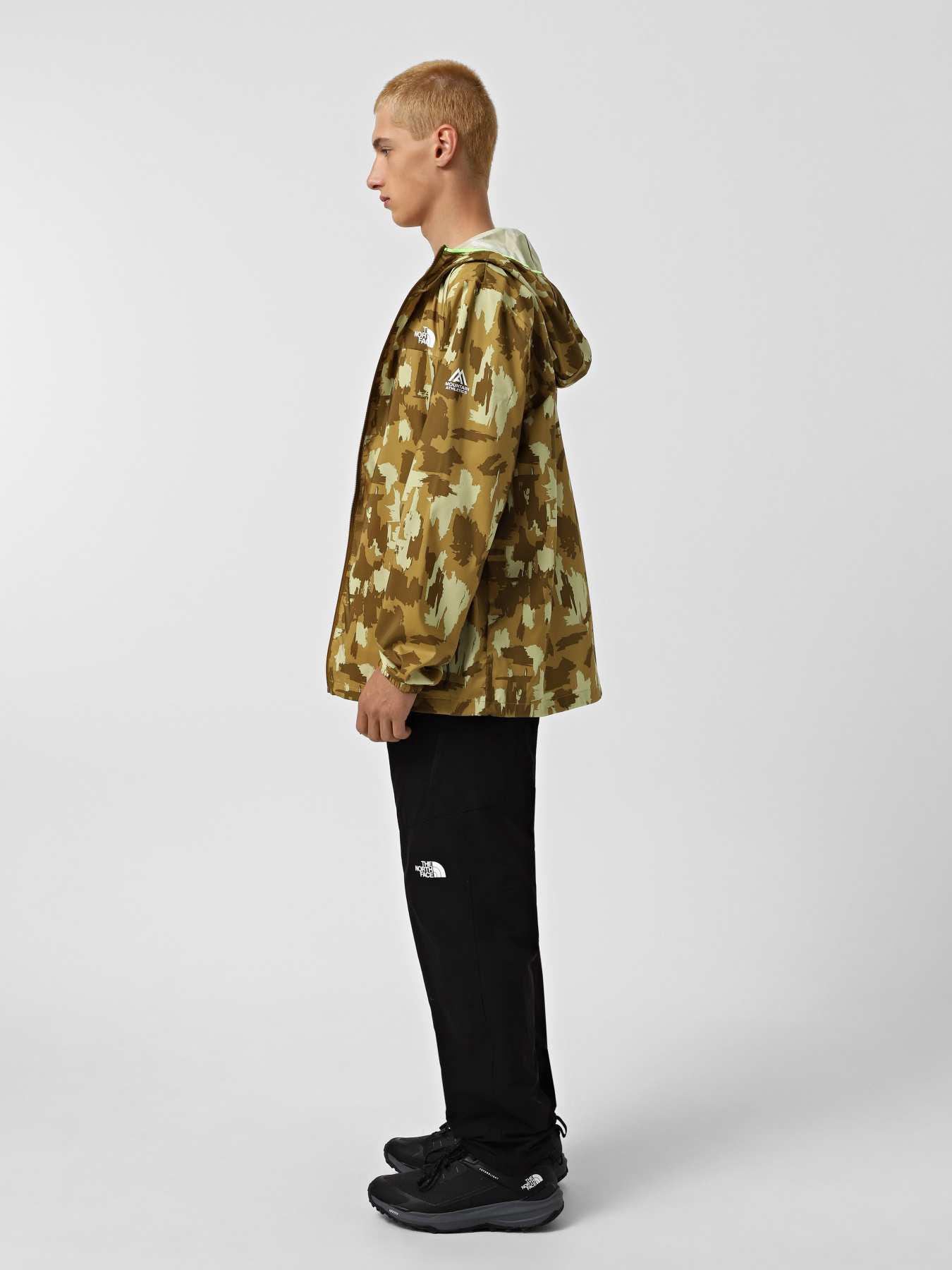 Куртки и дубленки The North Face Mountain Athletics модель NF0A89WV6UO1 Куртки и дубленки The North Face Mountain Athletics модель NF0A89WV6UO1 Фото