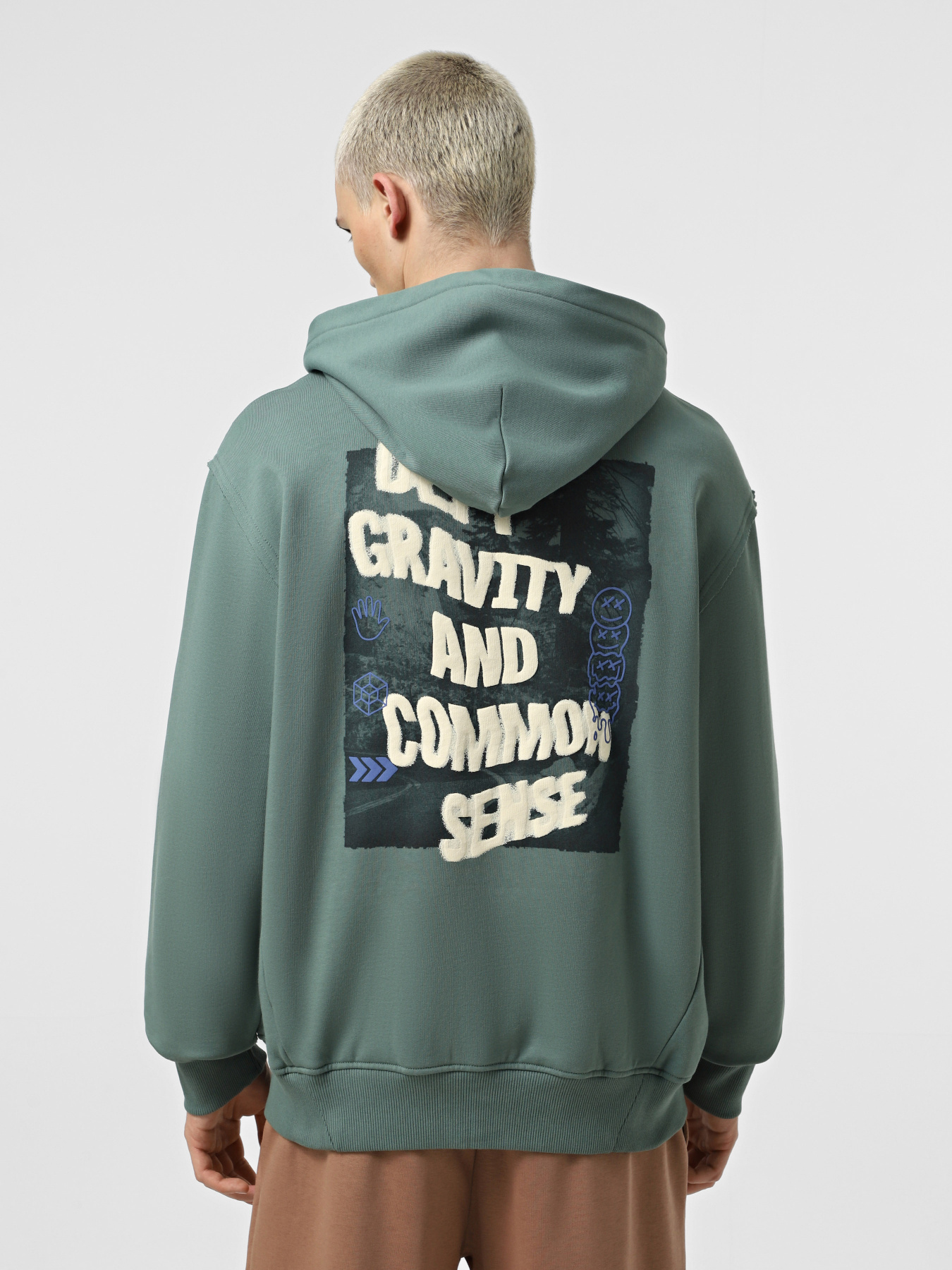 Худі та світшоти The North Face Heritage Graphic Relaxed модель NF0A8C42HCH1 Фото