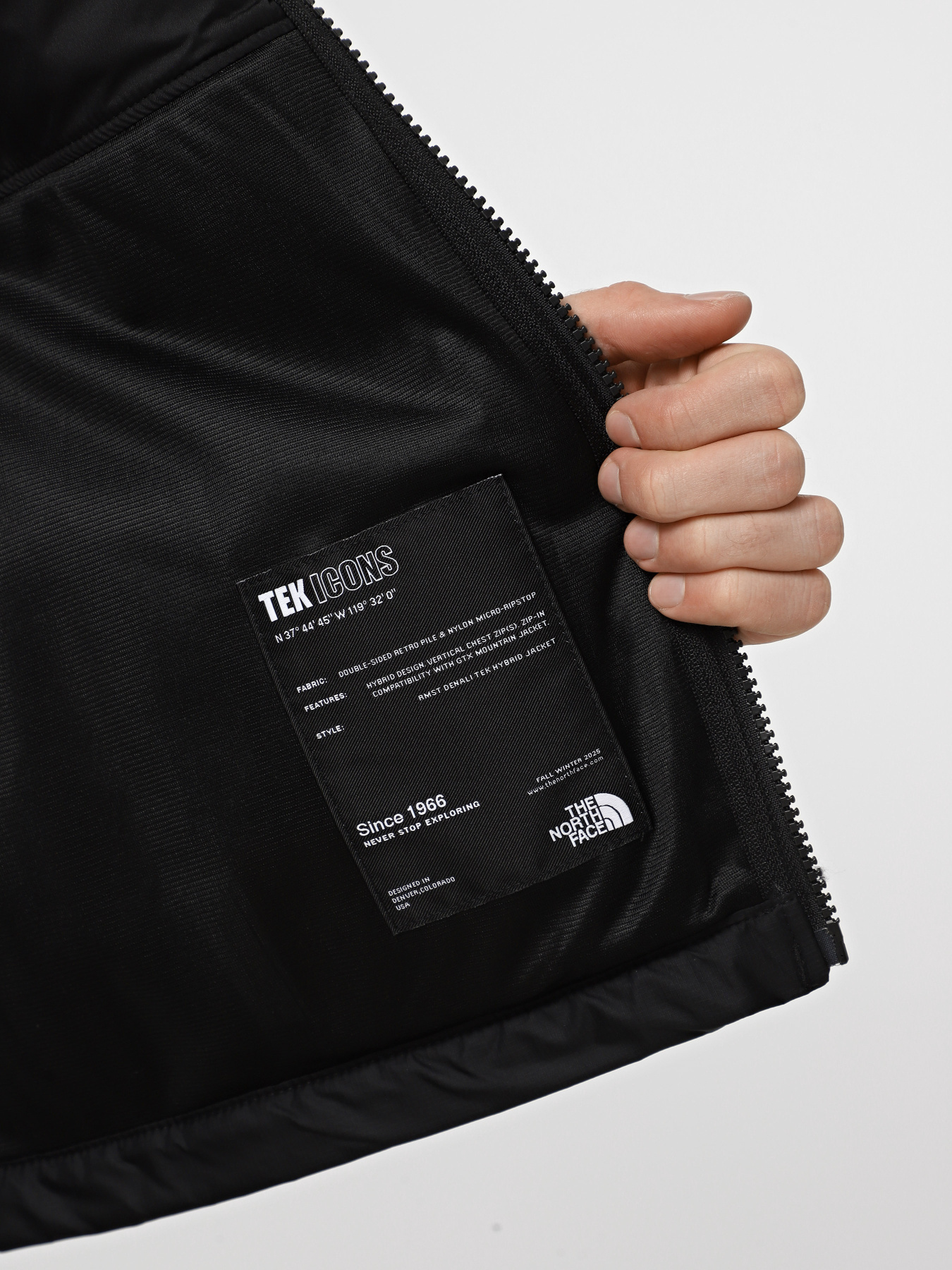 Куртки та дублянки The North Face RMST Denali модель NF0A8D0UJK31 Фото