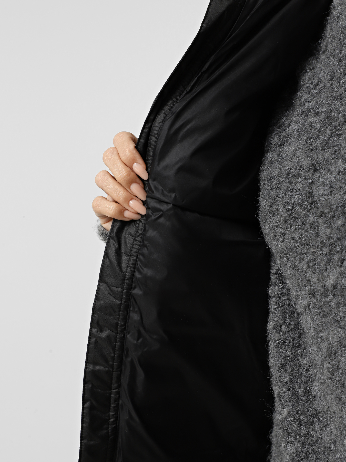 Куртки та дублянки The North Face модель NF0A8E15PH51 Фото