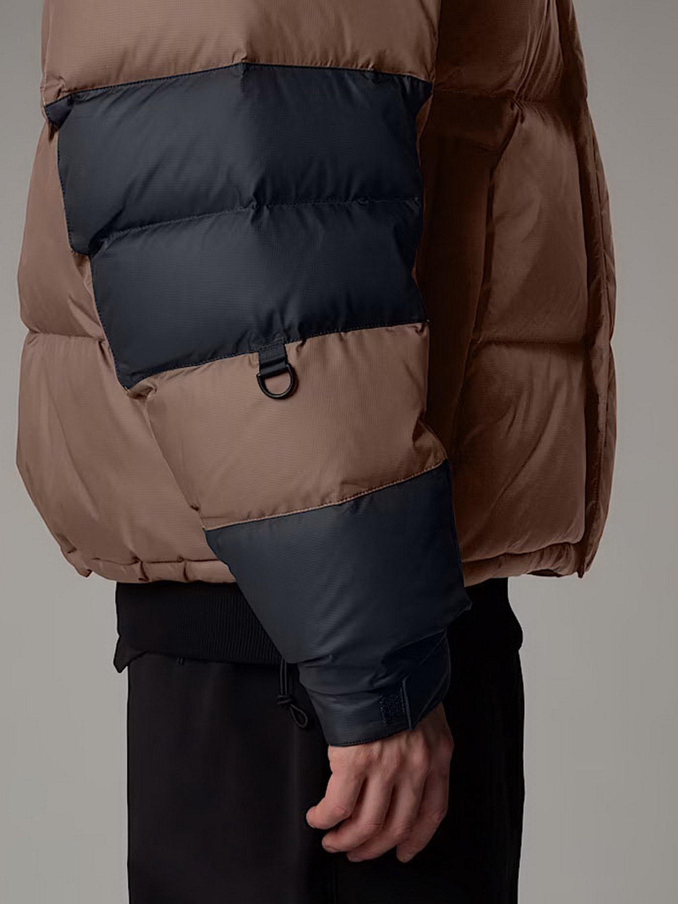 Куртки та дублянки The North Face модель NF0A832GDHL1 Фото