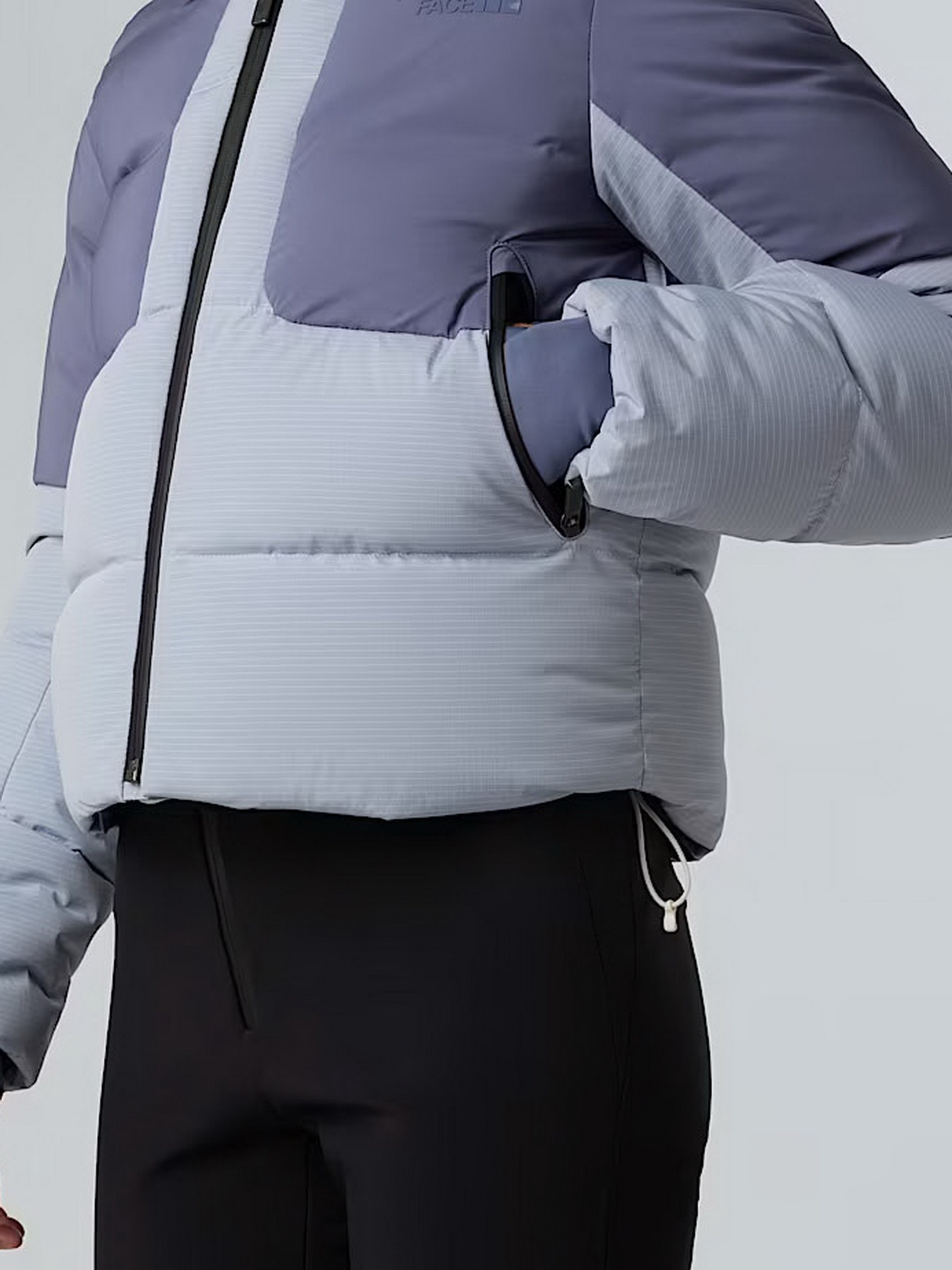 Куртки та дублянки The North Face модель NF0A87WTEHA1 Фото