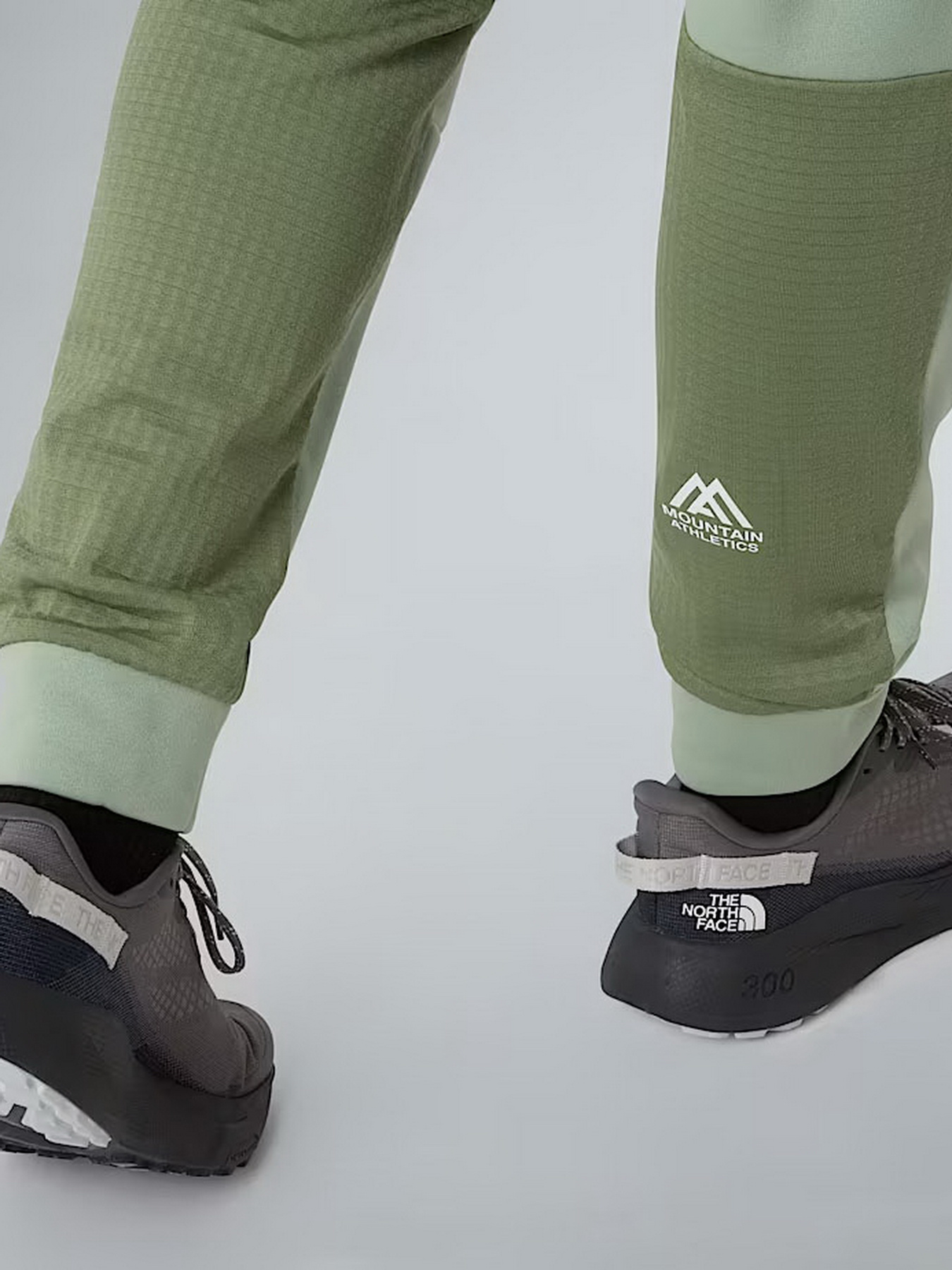 Брюки The North Face Mountain Athletics модель NF0A893SD5M1 Фото