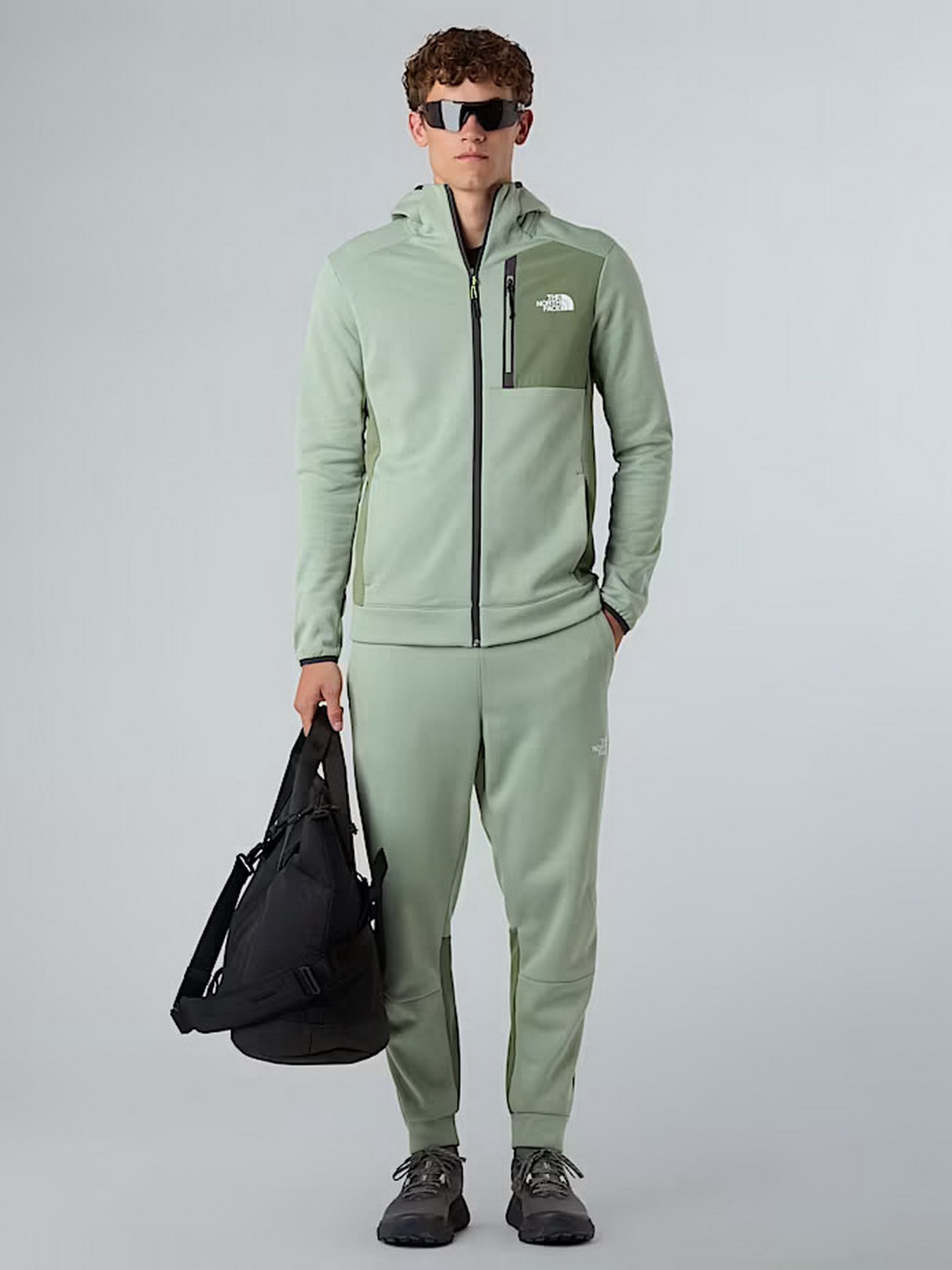 Худи и свитшоты The North Face Mountain Athletics модель NF0A8DY7D5M1 Фото