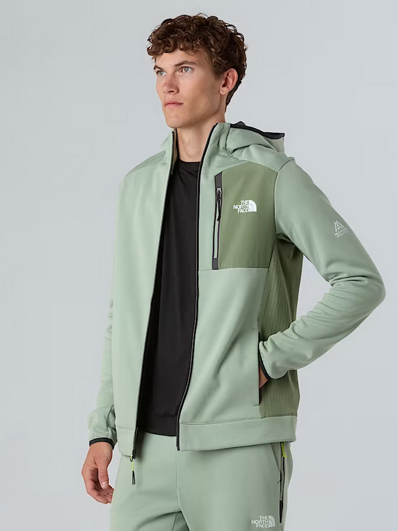 Худи и свитшоты The North Face Mountain Athletics модель NF0A8DY7D5M1 Фото