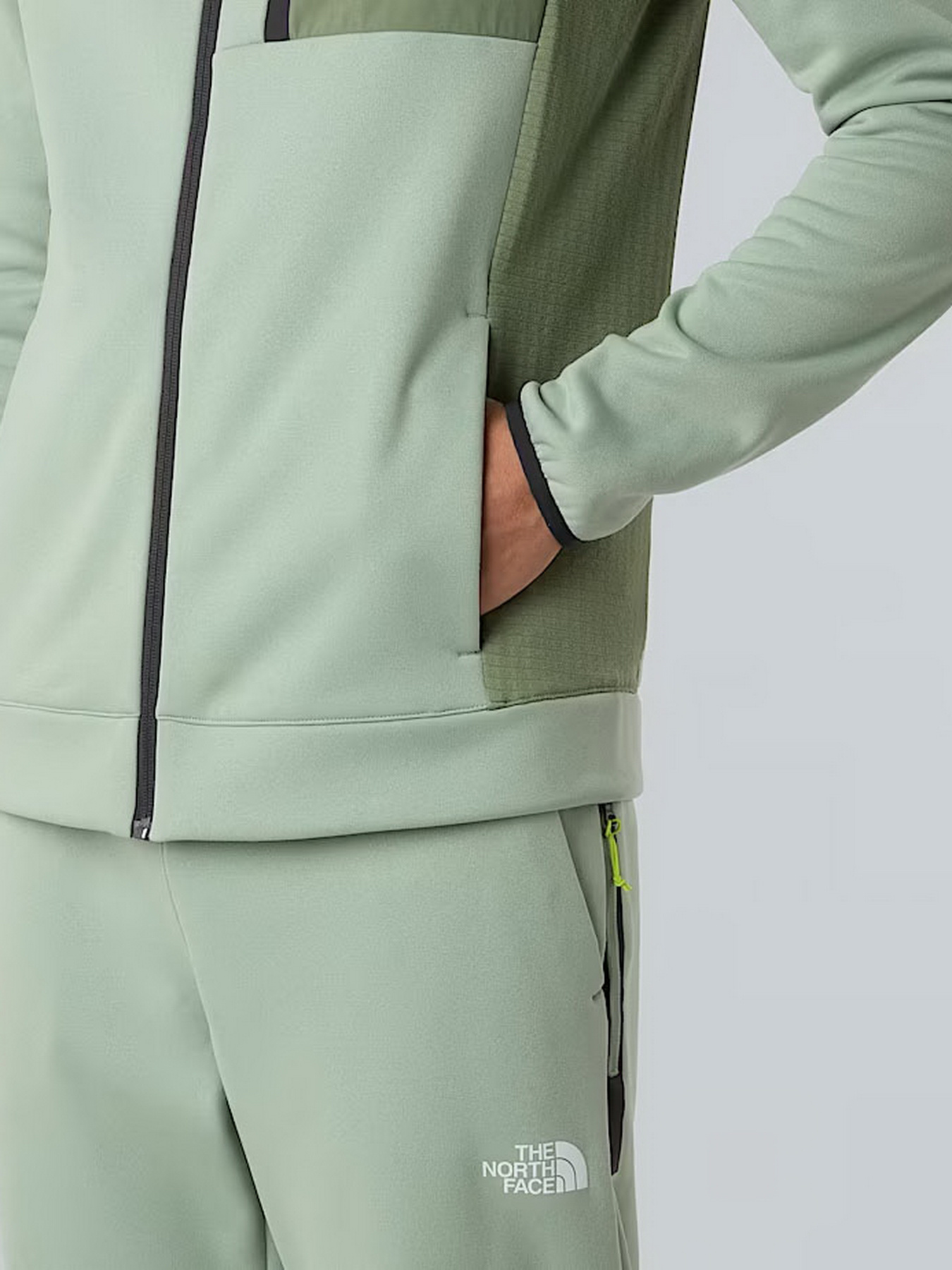Худи и свитшоты The North Face Mountain Athletics модель NF0A8DY7D5M1 Фото