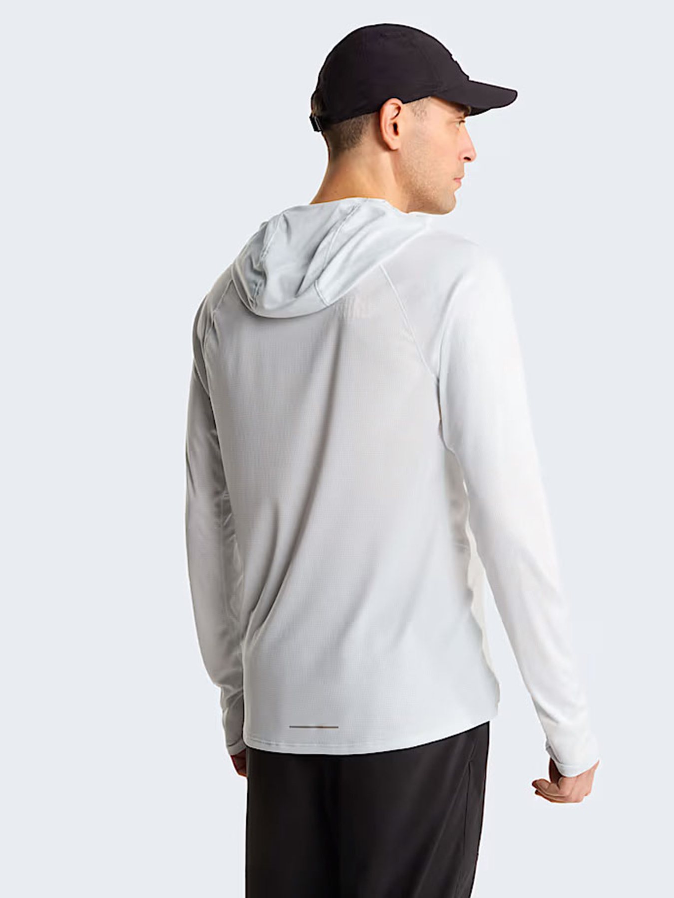Худі та світшоти The North Face M SUNRISER HOODIE модель NF0A8BN8FNN1 Фото
