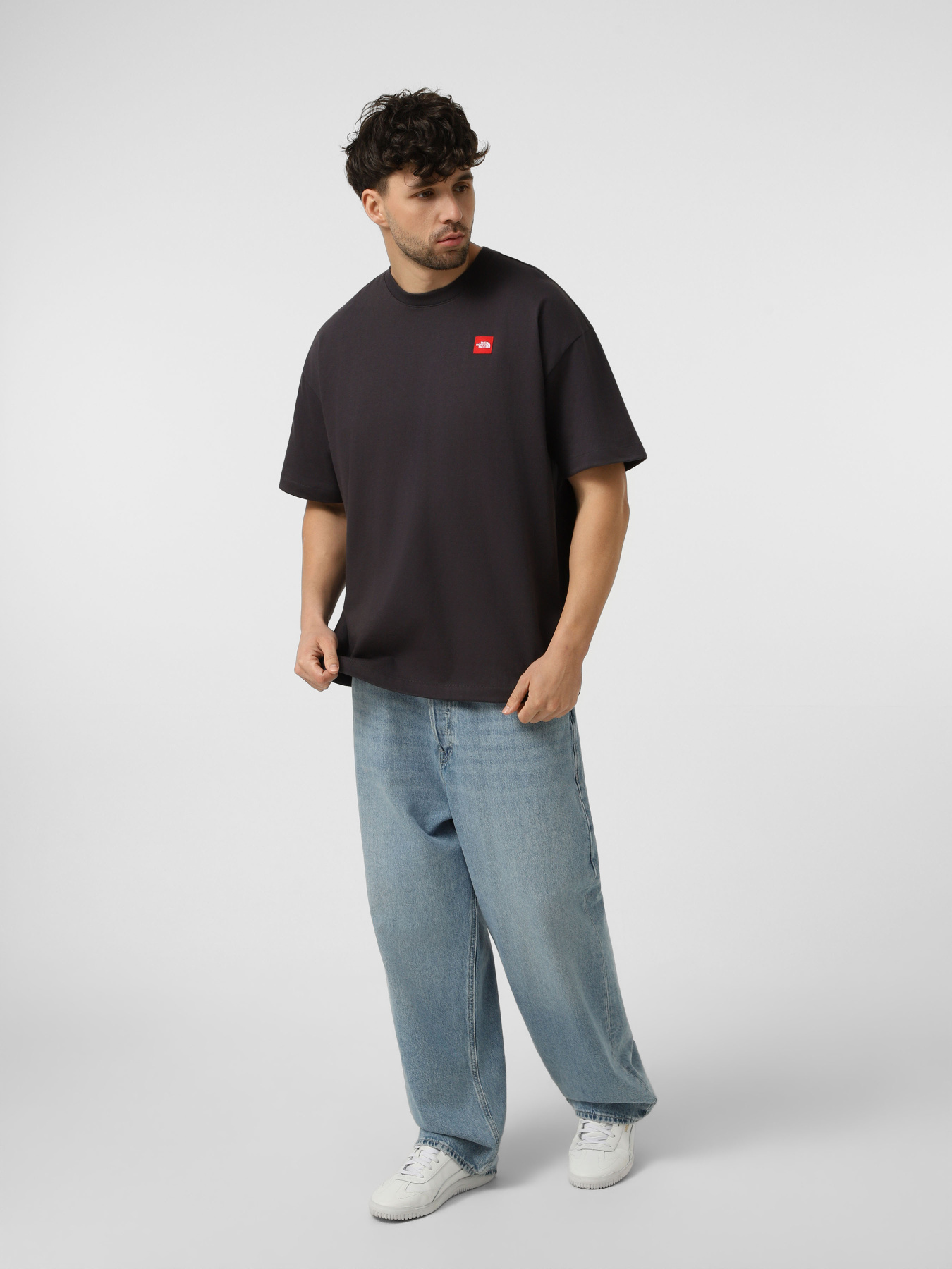 Футболки і поло The North Face M TNF RED BOX S/S TEE модель NF0A8EG50SA1 Футболки і поло The North Face M TNF RED BOX S/S TEE модель NF0A8EG50SA1 Фото