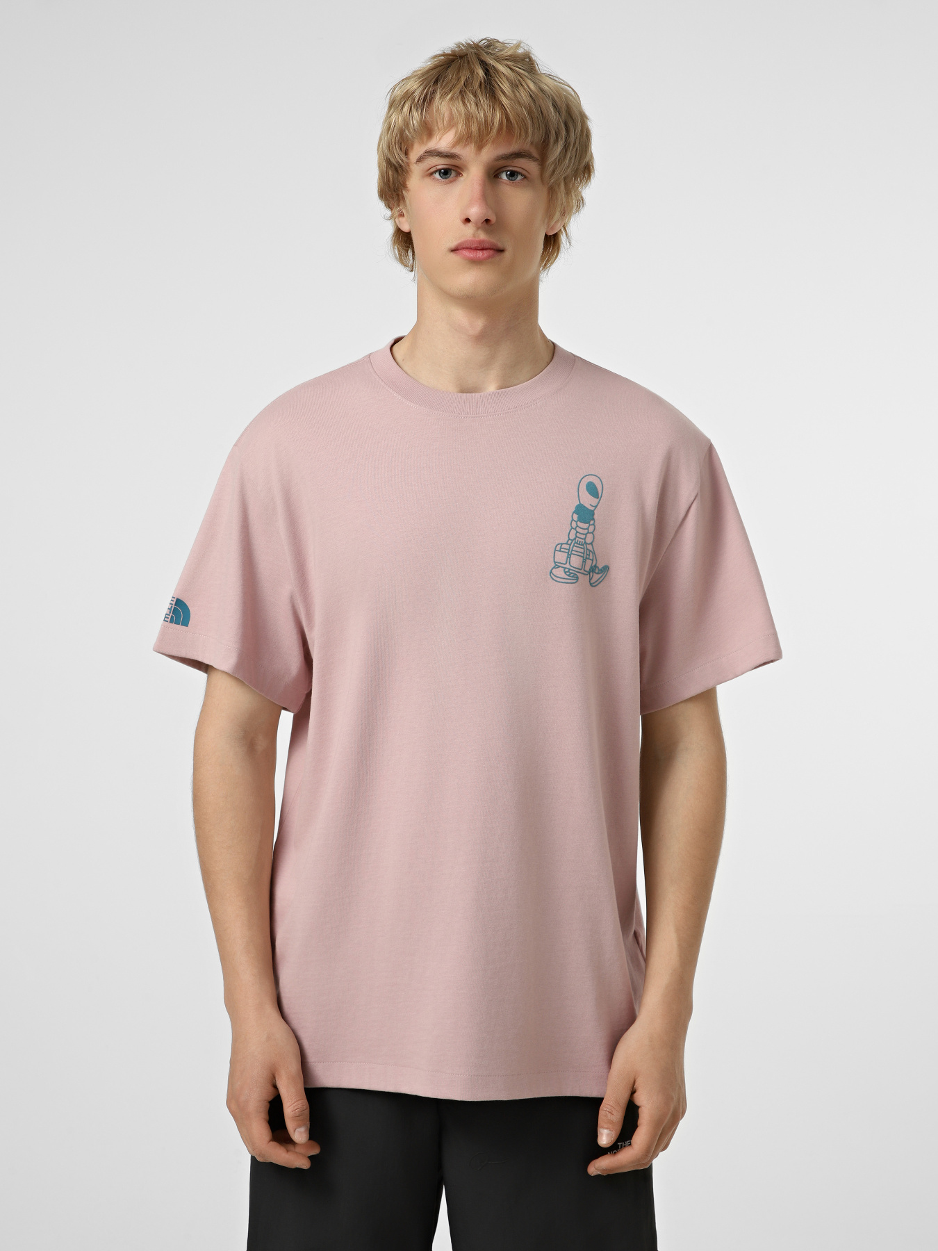 Футболки и поло The North Face M ALIEN RELAXED SHORT SLEEVE модель NF0A8G9G0SO1 Футболки и поло The North Face M ALIEN RELAXED SHORT SLEEVE модель NF0A8G9G0SO1 Фото