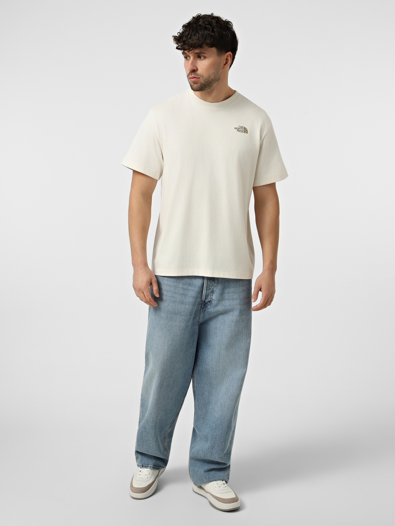 Футболки і поло The North Face M TNF SNACK RELAXED SHORT SLE модель NF0A8GB4QLI1 Футболки і поло The North Face M TNF SNACK RELAXED SHORT SLE модель NF0A8GB4QLI1 Фото