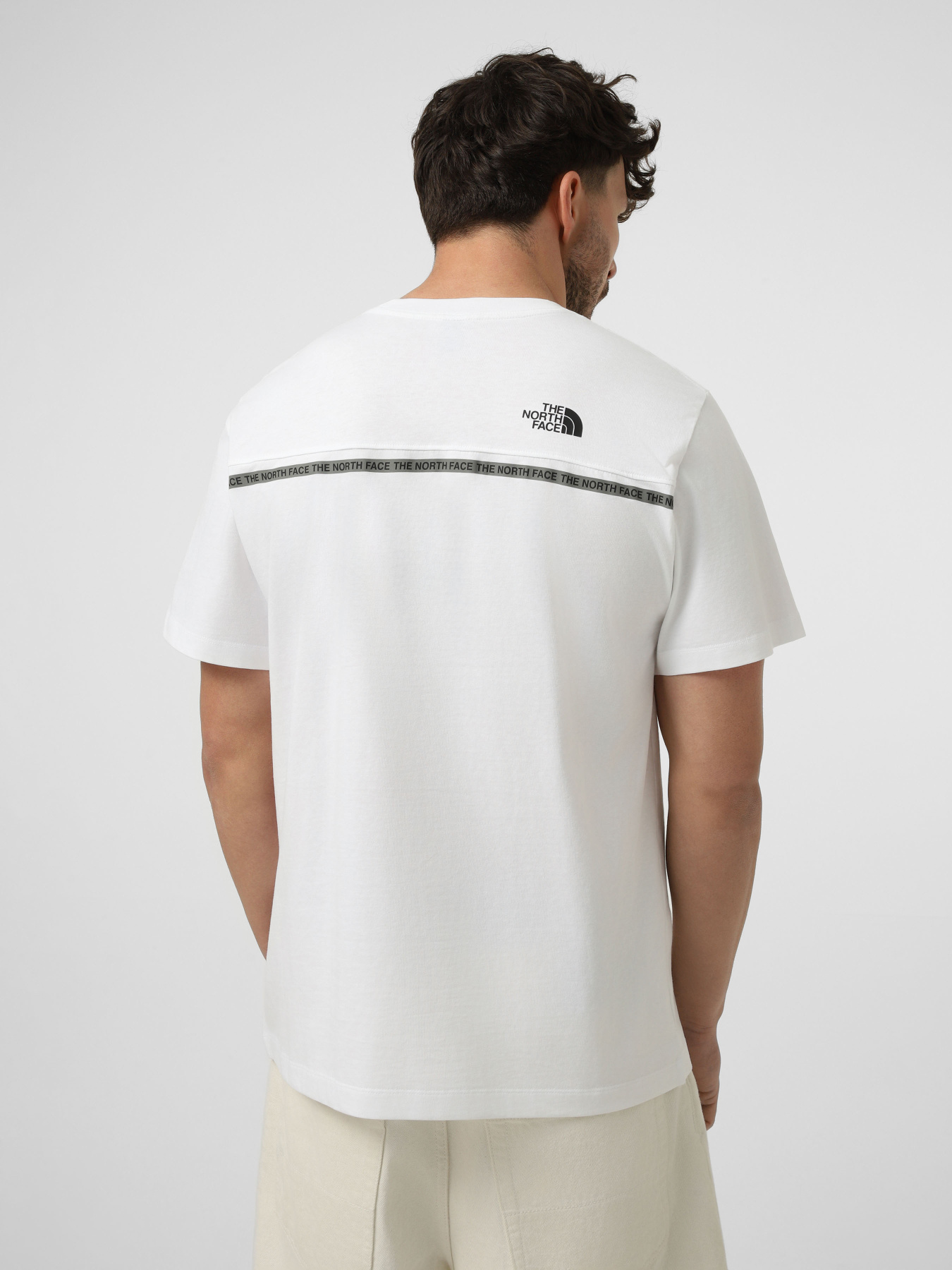 Футболки і поло The North Face M ZUMU RELAXED SHORT SLEEVE TE модель NF0A8GUYFN41 Футболки і поло The North Face M ZUMU RELAXED SHORT SLEEVE TE модель NF0A8GUYFN41 Фото