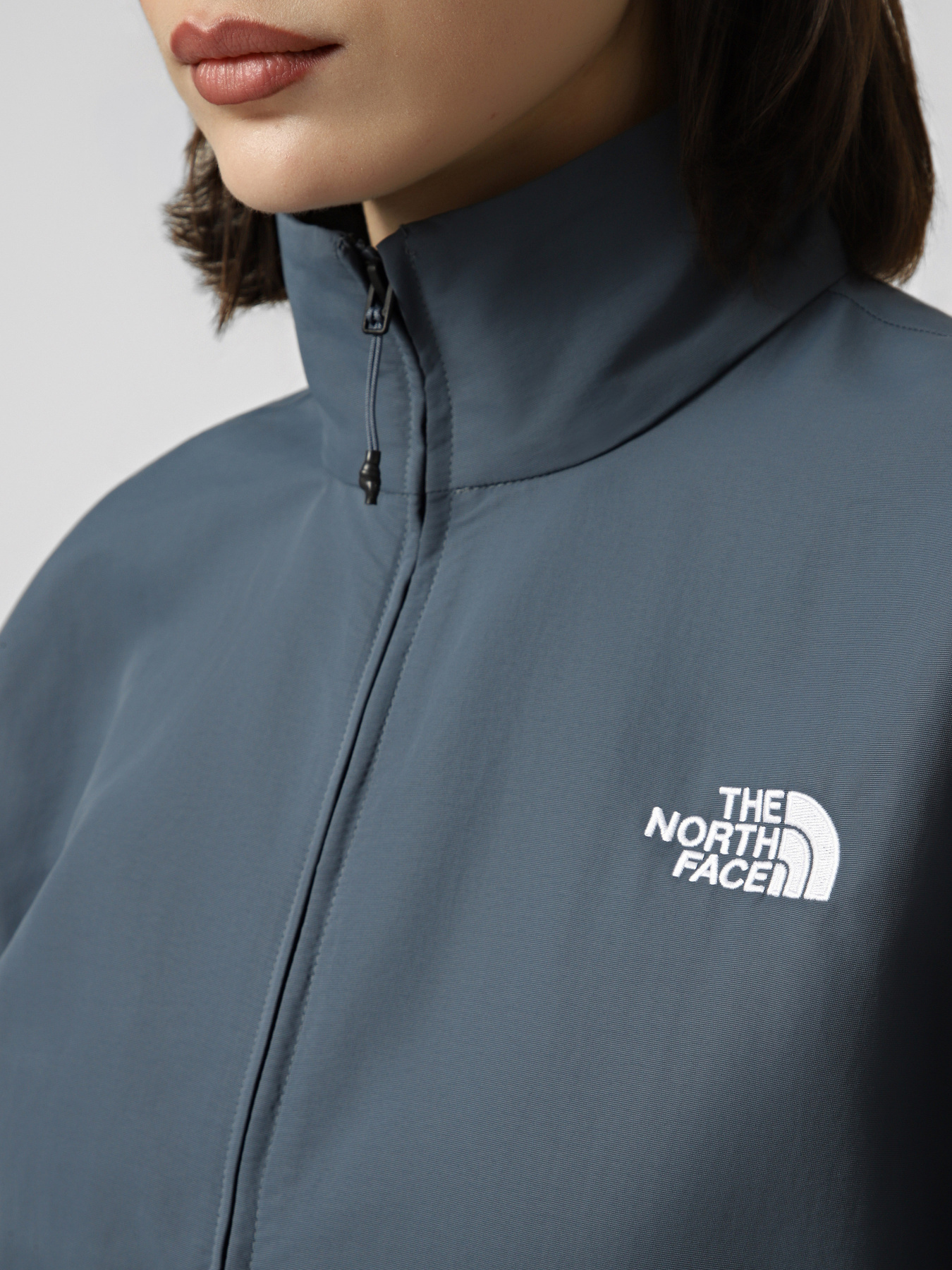 Куртки и дубленки The North Face W TNF EASY WIND JACKET модель NF0A8EUX0U31 Фото
