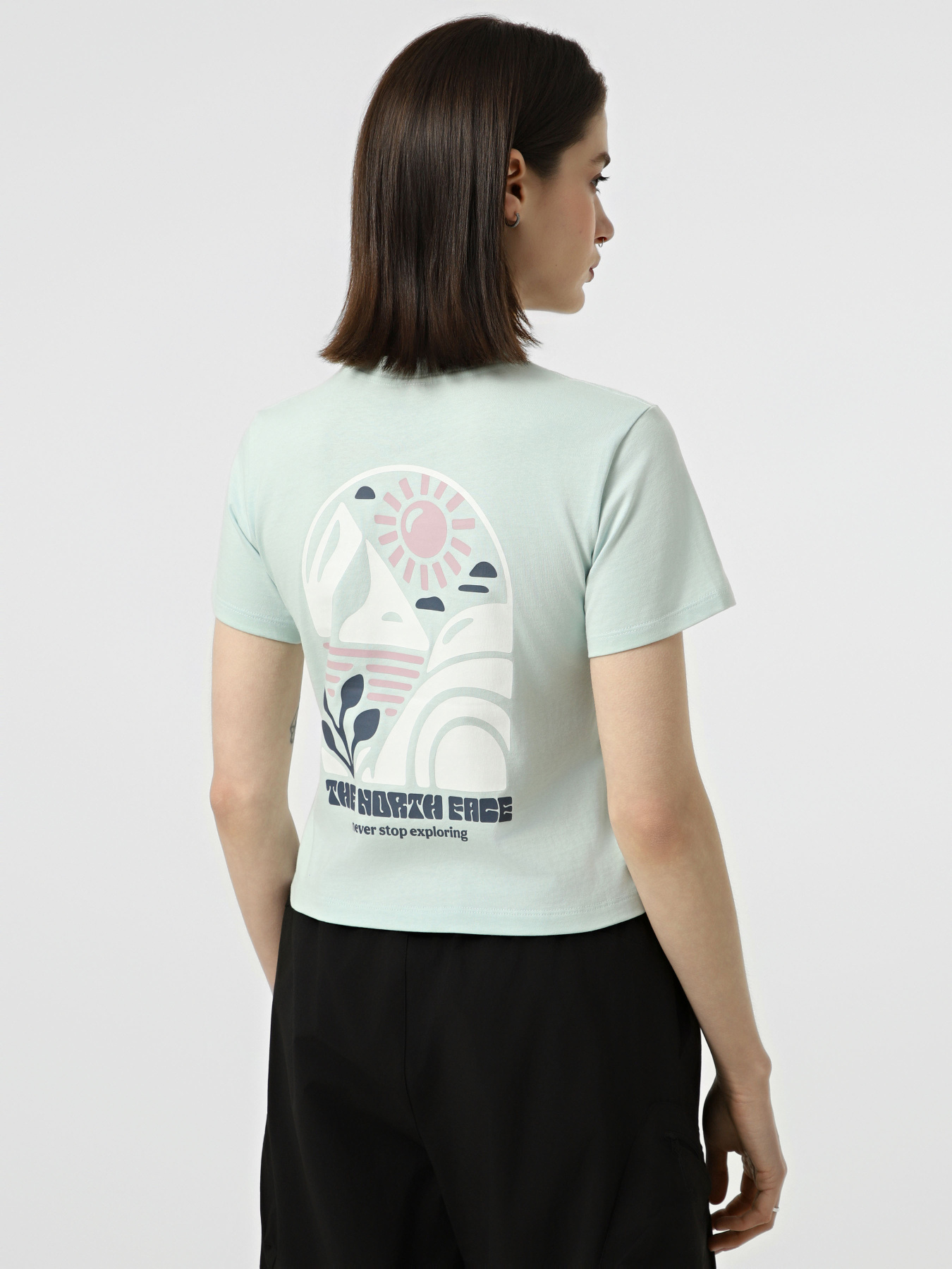 Футболки и поло The North Face W SUN REGULAR SHORT SLEEVE CUT модель NF0A8GQSG701 Футболки и поло The North Face W SUN REGULAR SHORT SLEEVE CUT модель NF0A8GQSG701 Фото