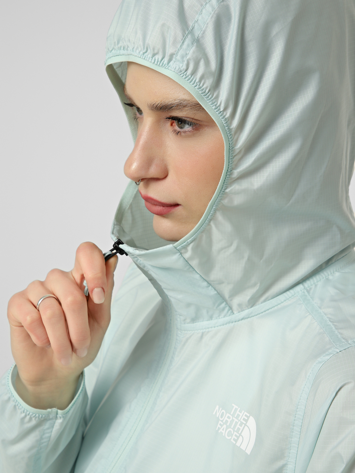 Куртки и дубленки The North Face W TNF CYCLONE WIND JACKET модель NF0A8B6GG701 Фото