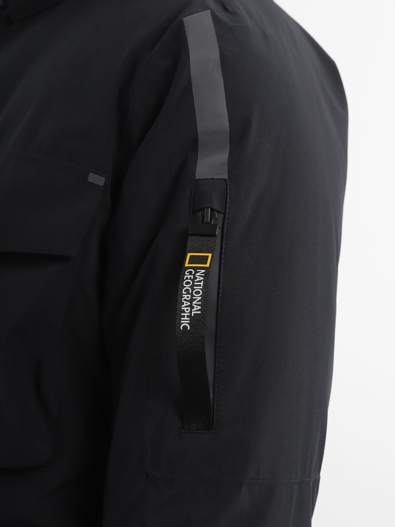 Куртки та дублянки National Geographic Iconic Explorer Hooded модель M121-01-530_чорний Фото