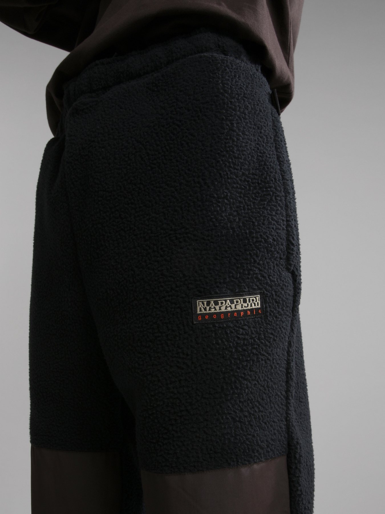 Штани Napapijri M-Step модель NP0A4GLG041S Штани Napapijri M-Step модель NP0A4GLG041S Фото