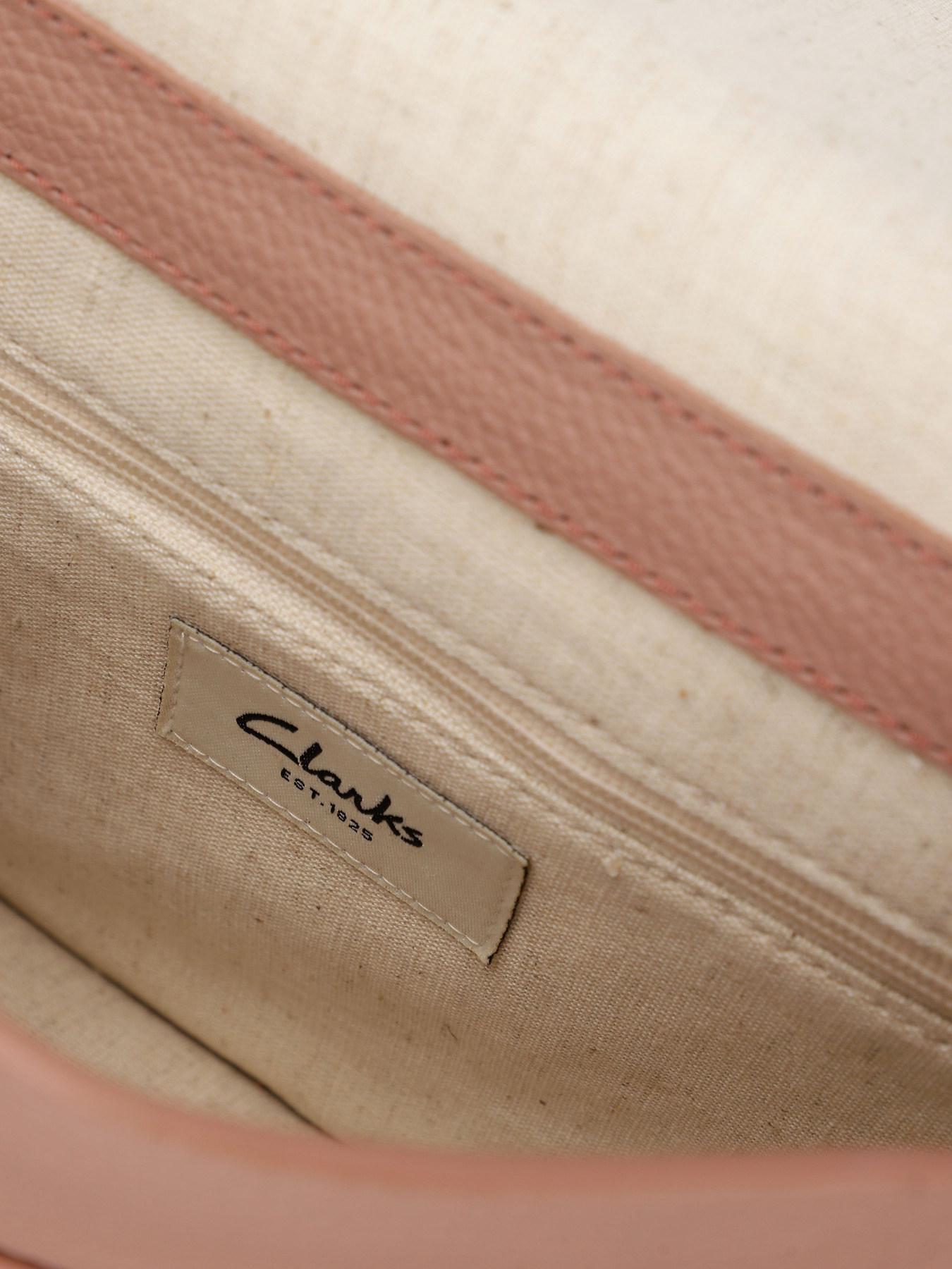 Сумки Clarks Treen River модель 26164317 Сумки Clarks Treen River модель 26164317 Фото
