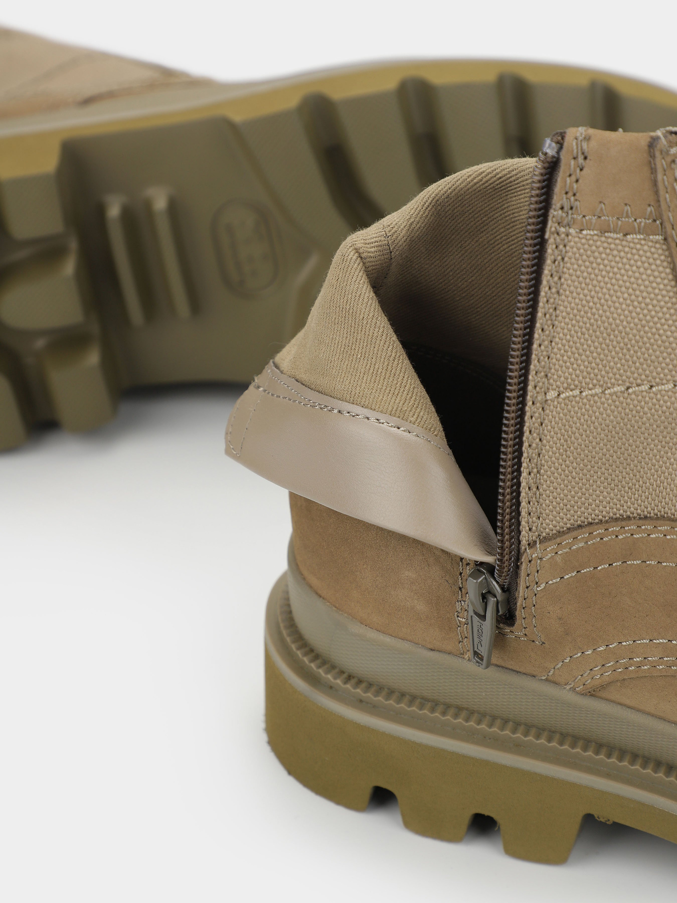 Черевики та чоботи Clarks Badell Hi модель 26173424 Черевики та чоботи Clarks Badell Hi модель 26173424 Фото