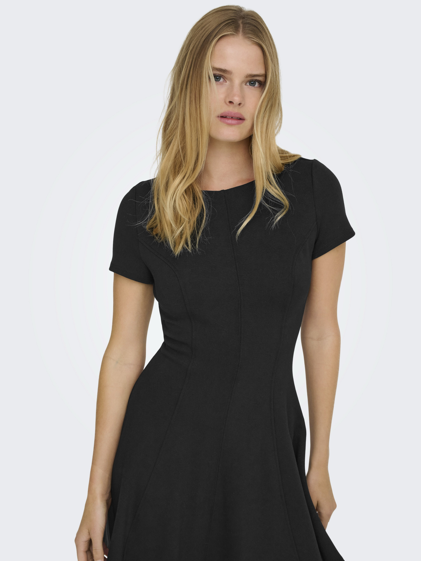 Сукні Only KENYA S/S FLARED DRESS модель 15370506_Black Сукні Only KENYA S/S FLARED DRESS модель 15370506_Black Фото