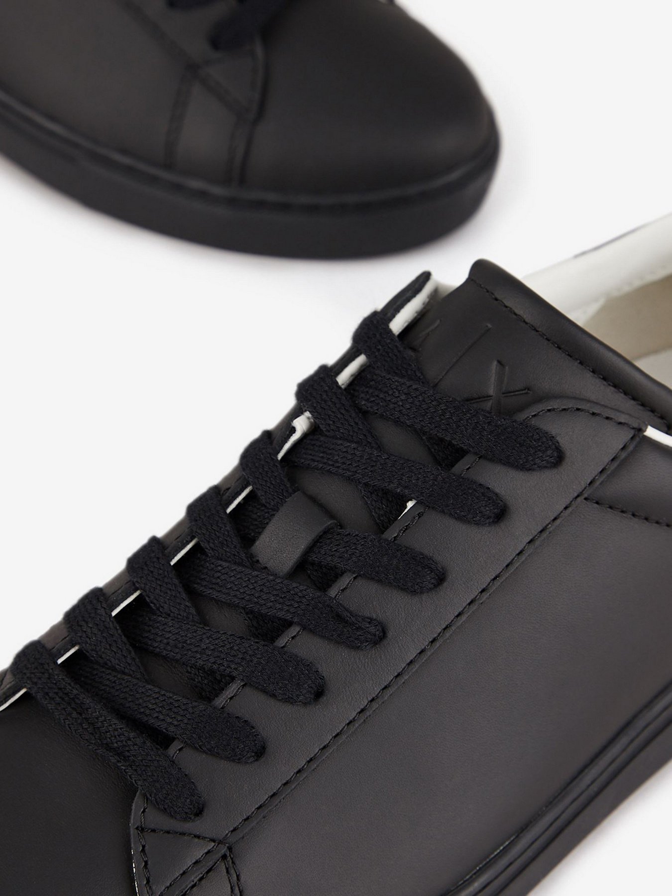 Кросівки Armani Exchange модель XUX001-XV093-K001 Кросівки Armani Exchange модель XUX001-XV093-K001 Фото