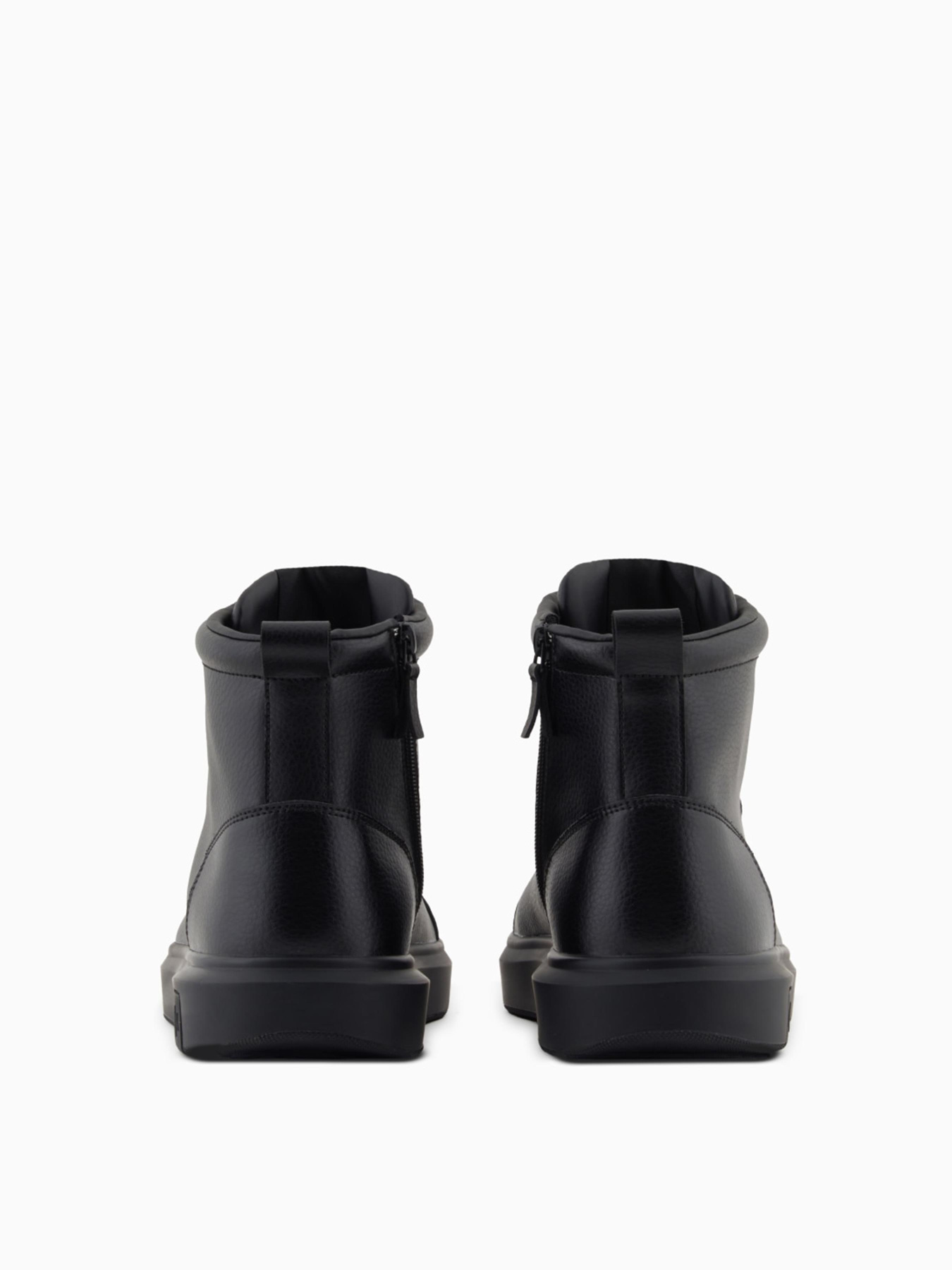 Ботинки и сапоги Armani Exchange модель XM001963-AF19402-UC001 Ботинки и сапоги Armani Exchange модель XM001963-AF19402-UC001 Фото