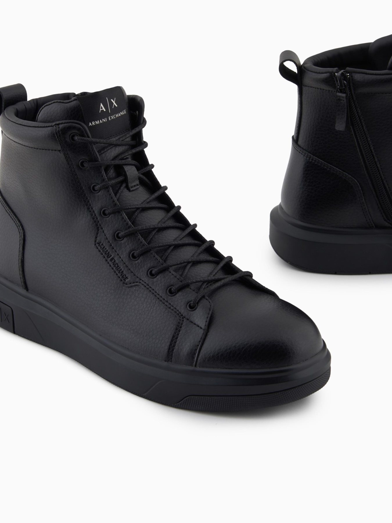 Ботинки и сапоги Armani Exchange модель XM001963-AF19402-UC001 Ботинки и сапоги Armani Exchange модель XM001963-AF19402-UC001 Фото