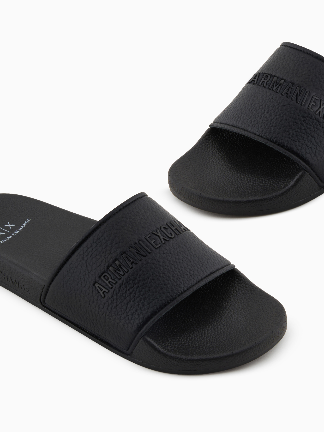 Шльопанці Armani Exchange модель XM002887-AF22832-UC001 Фото
