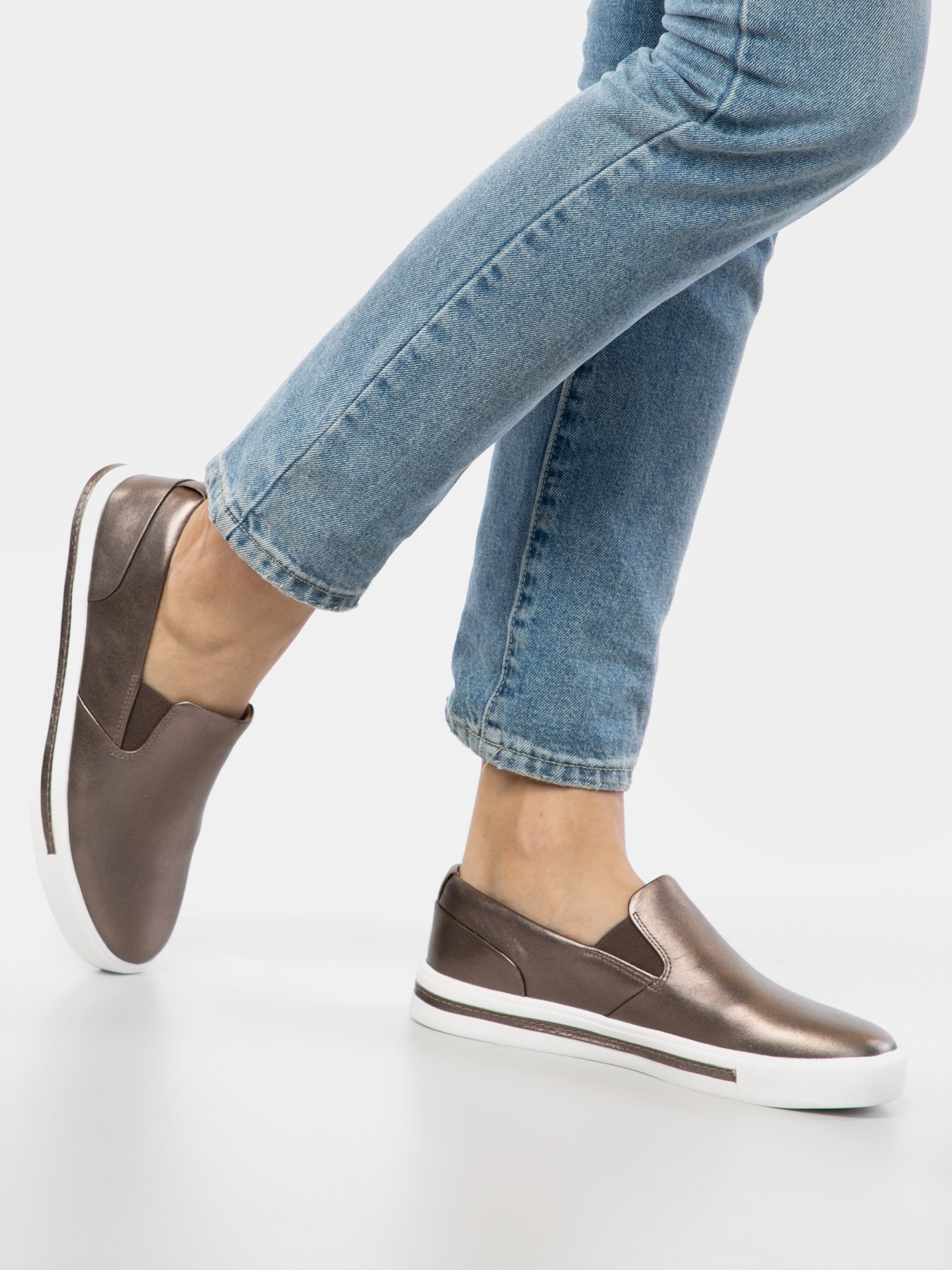 Сліпони та мокасини Clarks Un Maui Stride модель 26152819 Фото