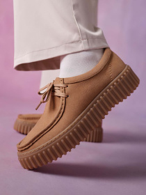 Туфлі та лофери Clarks Torhill Bee модель 26172084 Фото