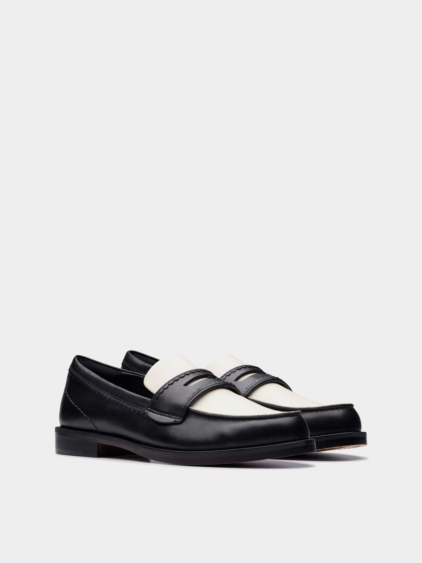 Туфли и лоферы Clarks Straven Edge модель 26181270 Фото