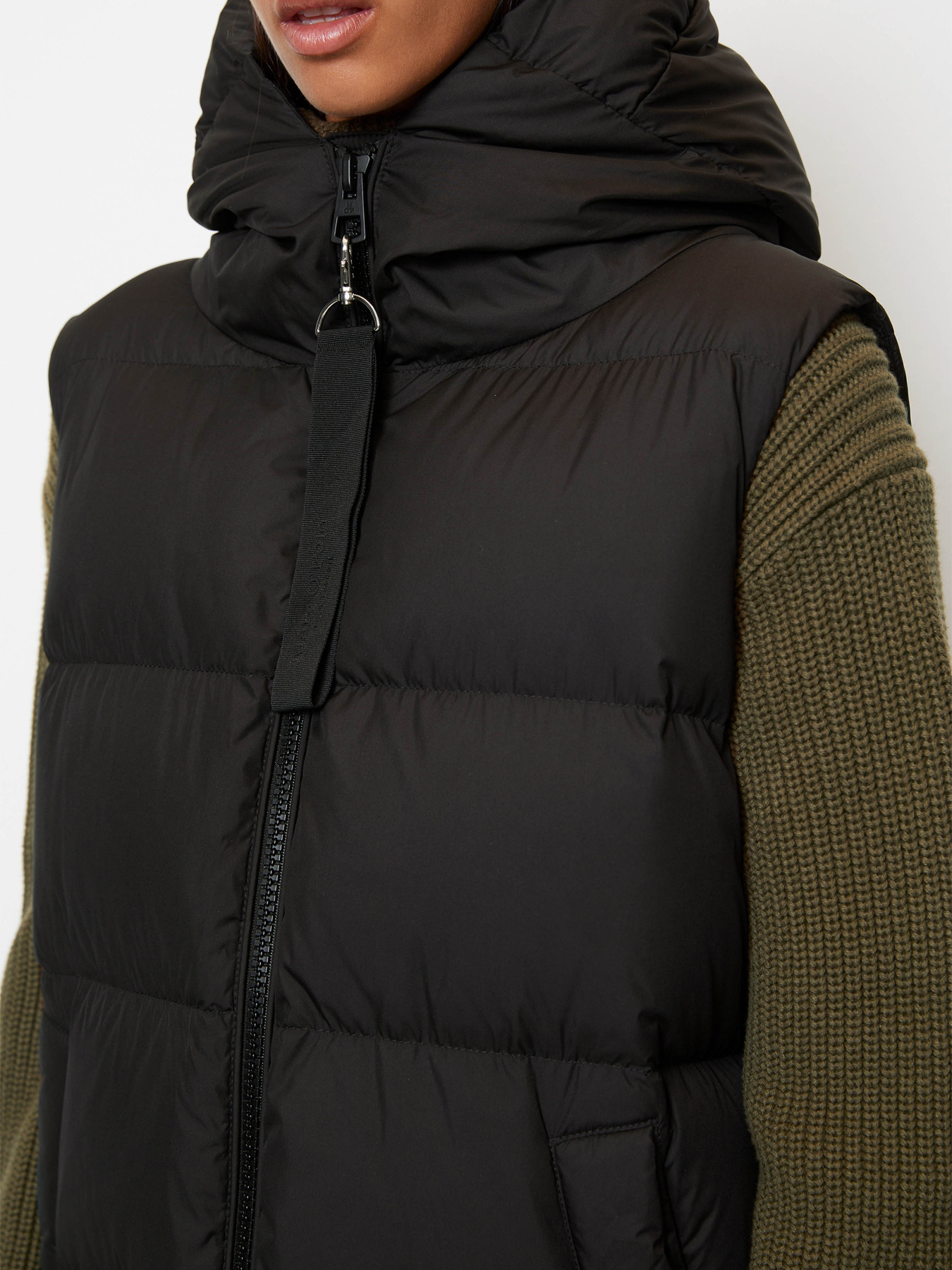 Куртки та дублянки Marc O’Polo модель 309087472025-990 Фото