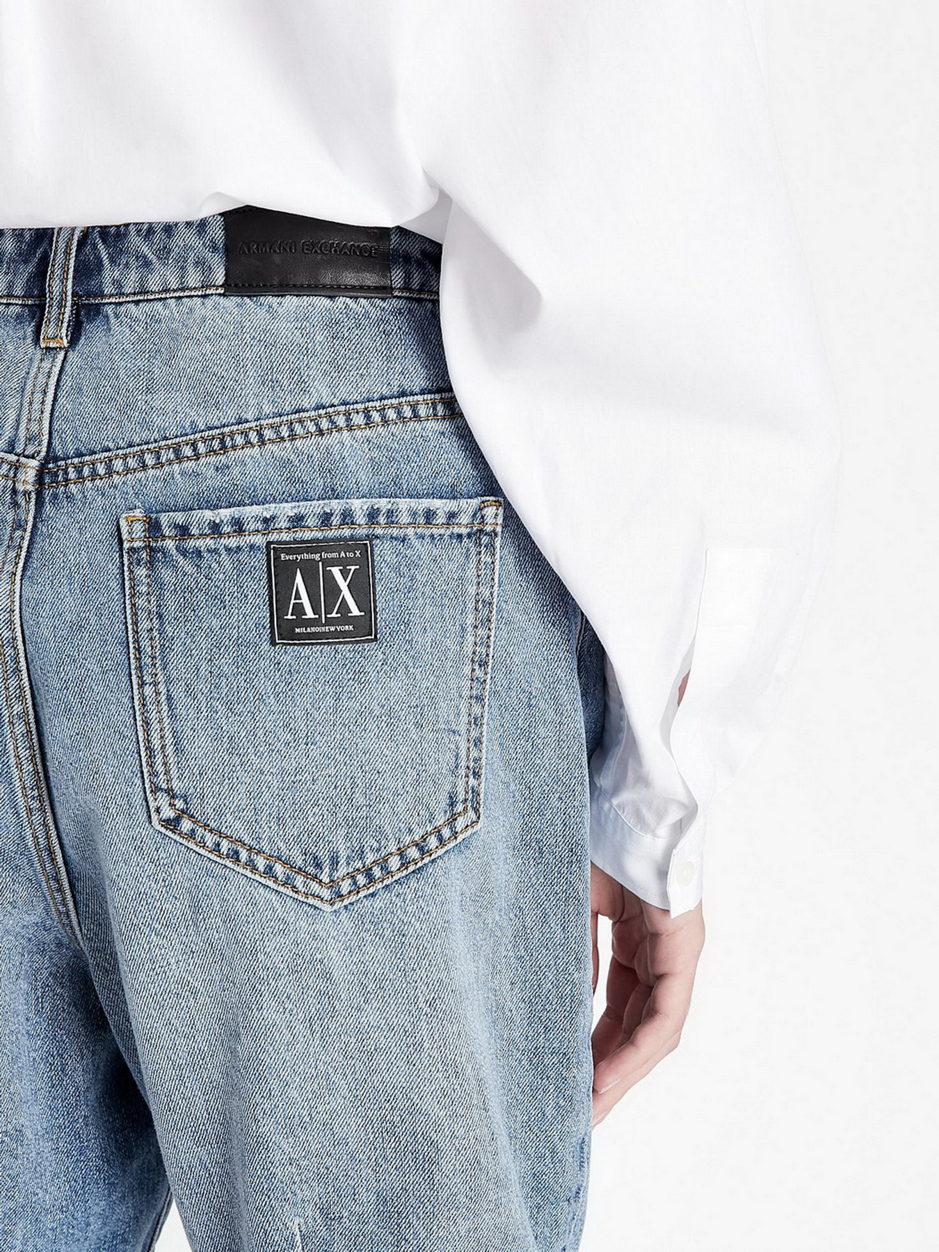 Шорты Armani Exchange модель 3LYJ95-Y1VFZ-1500 Фото