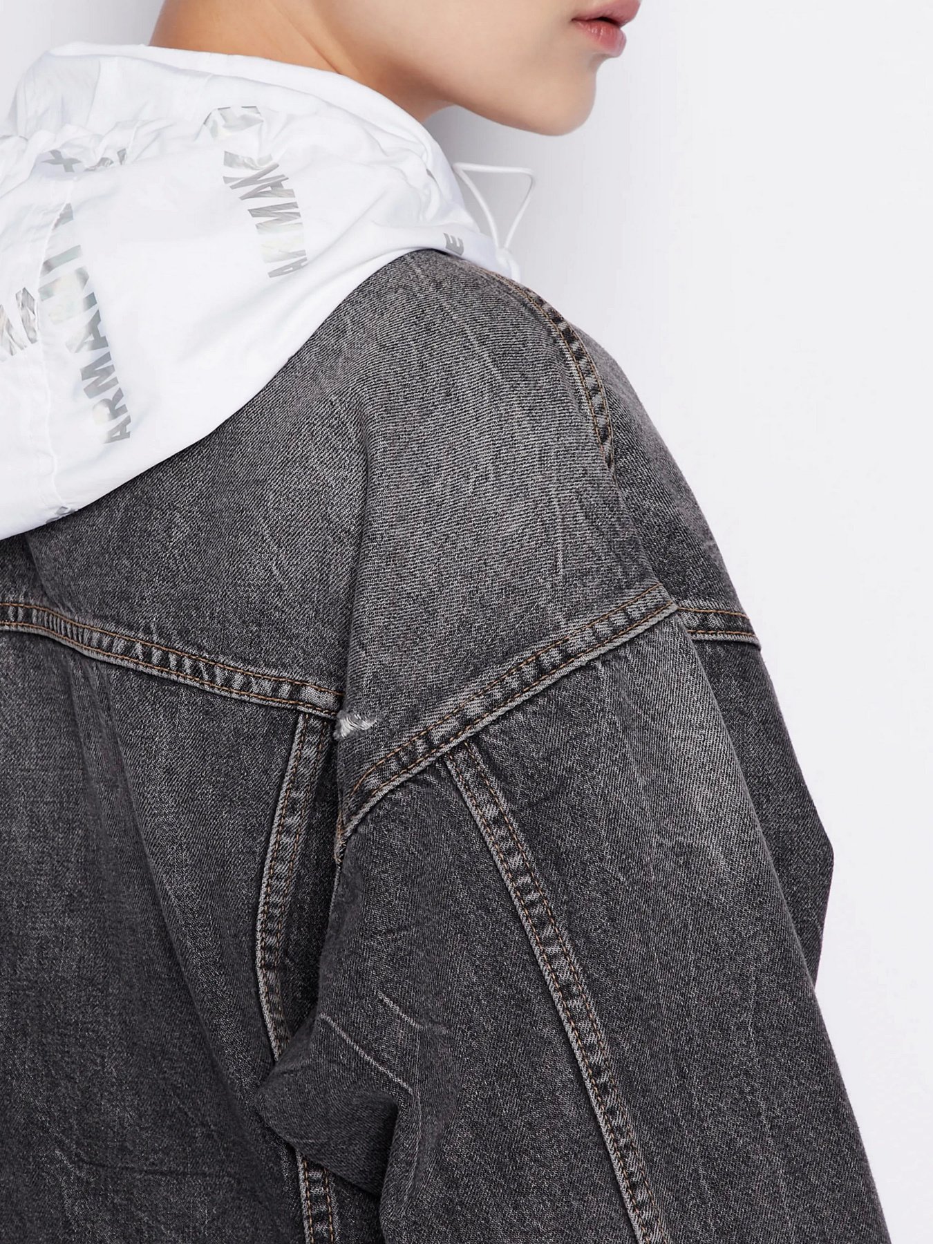Куртки та дублянки Armani Exchange модель 3RYB68-Y1NBZ-0903 Куртки та дублянки Armani Exchange модель 3RYB68-Y1NBZ-0903 Фото