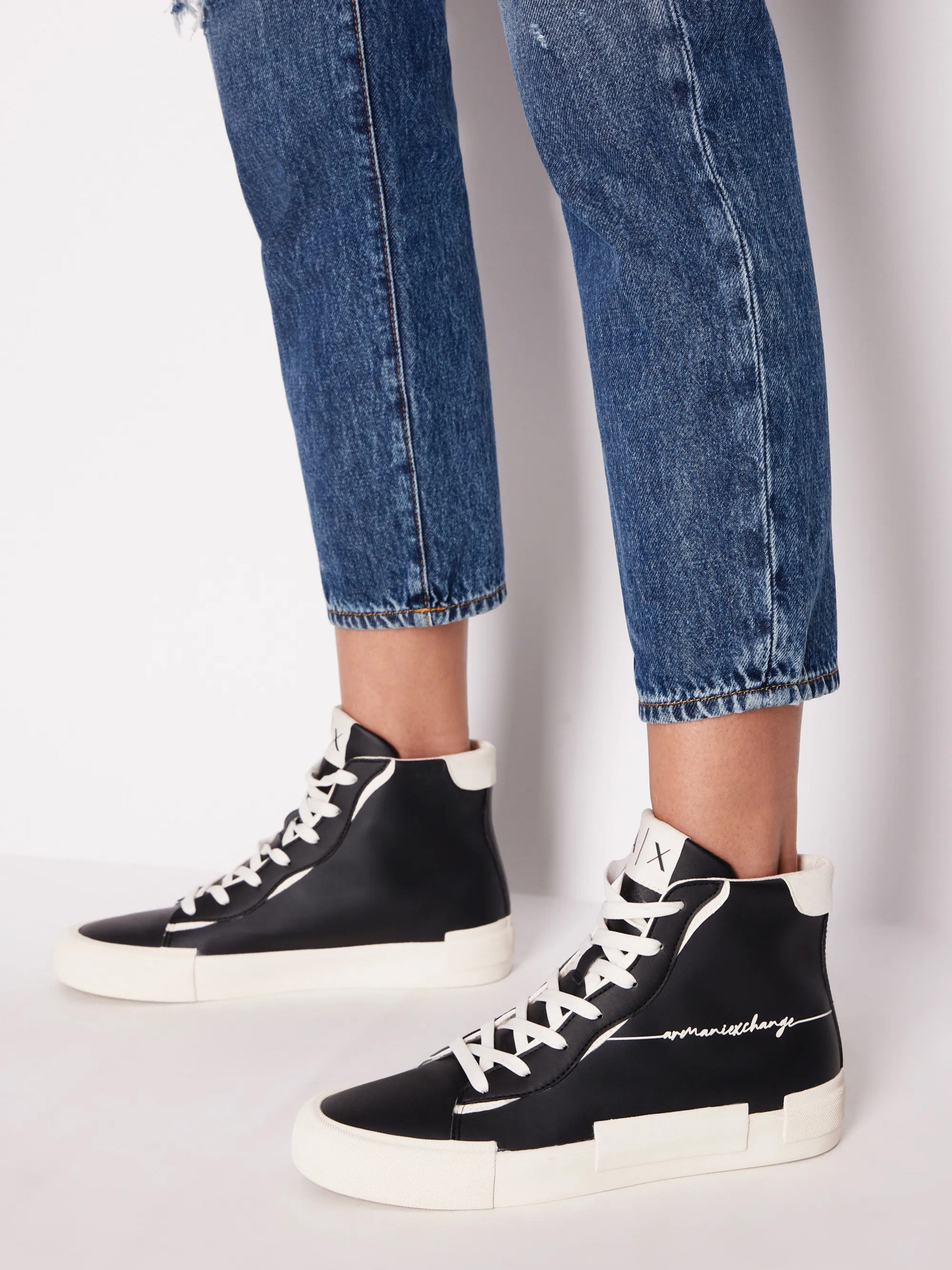 Джинси Armani Exchange J51 модель 6RYJ51-Y12AZ-1500 Джинси Armani Exchange J51 модель 6RYJ51-Y12AZ-1500 Фото