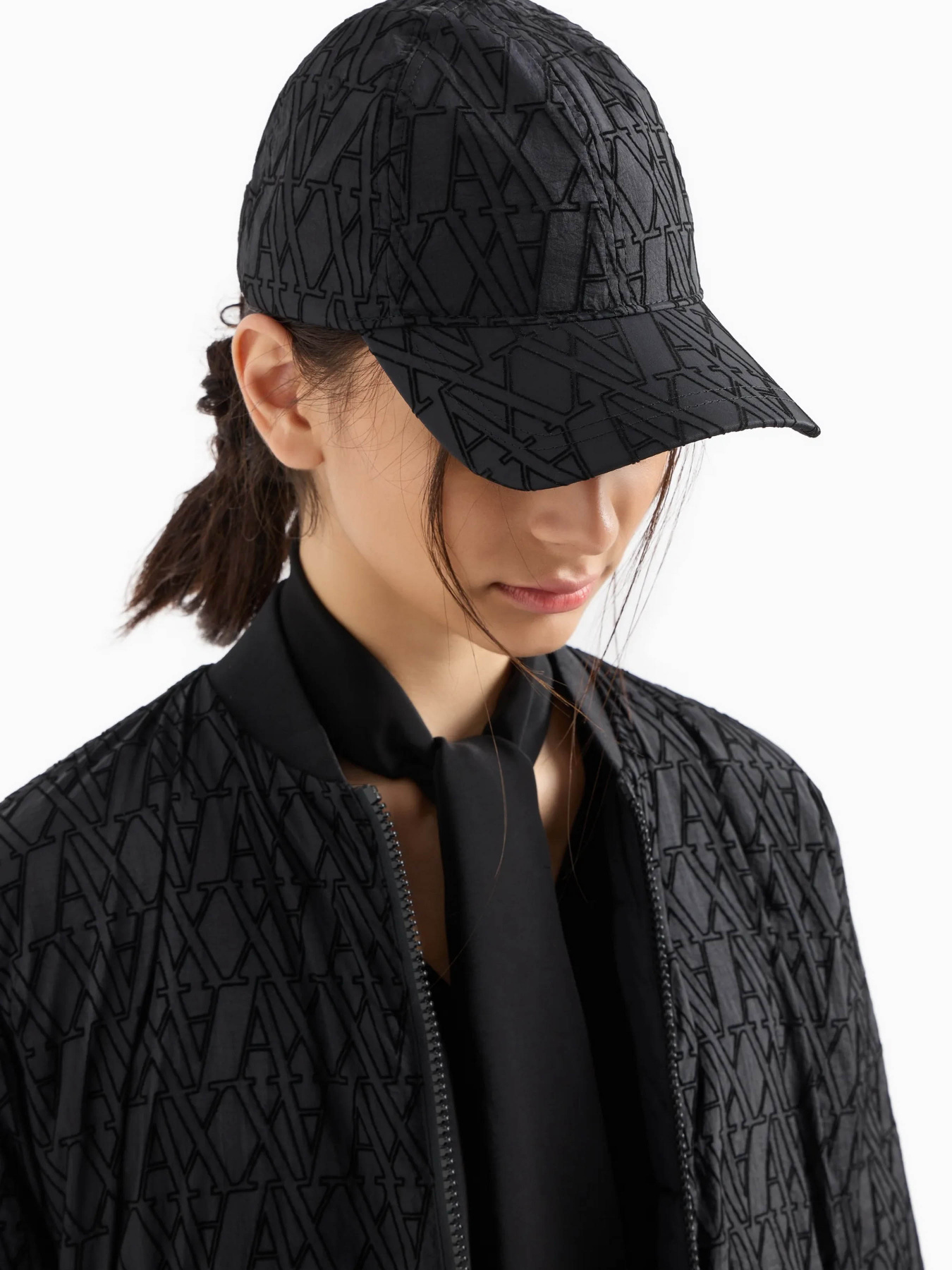 Куртки и дубленки Armani Exchange модель 6DYK07-YN2UZ-1200 Куртки и дубленки Armani Exchange модель 6DYK07-YN2UZ-1200 Фото