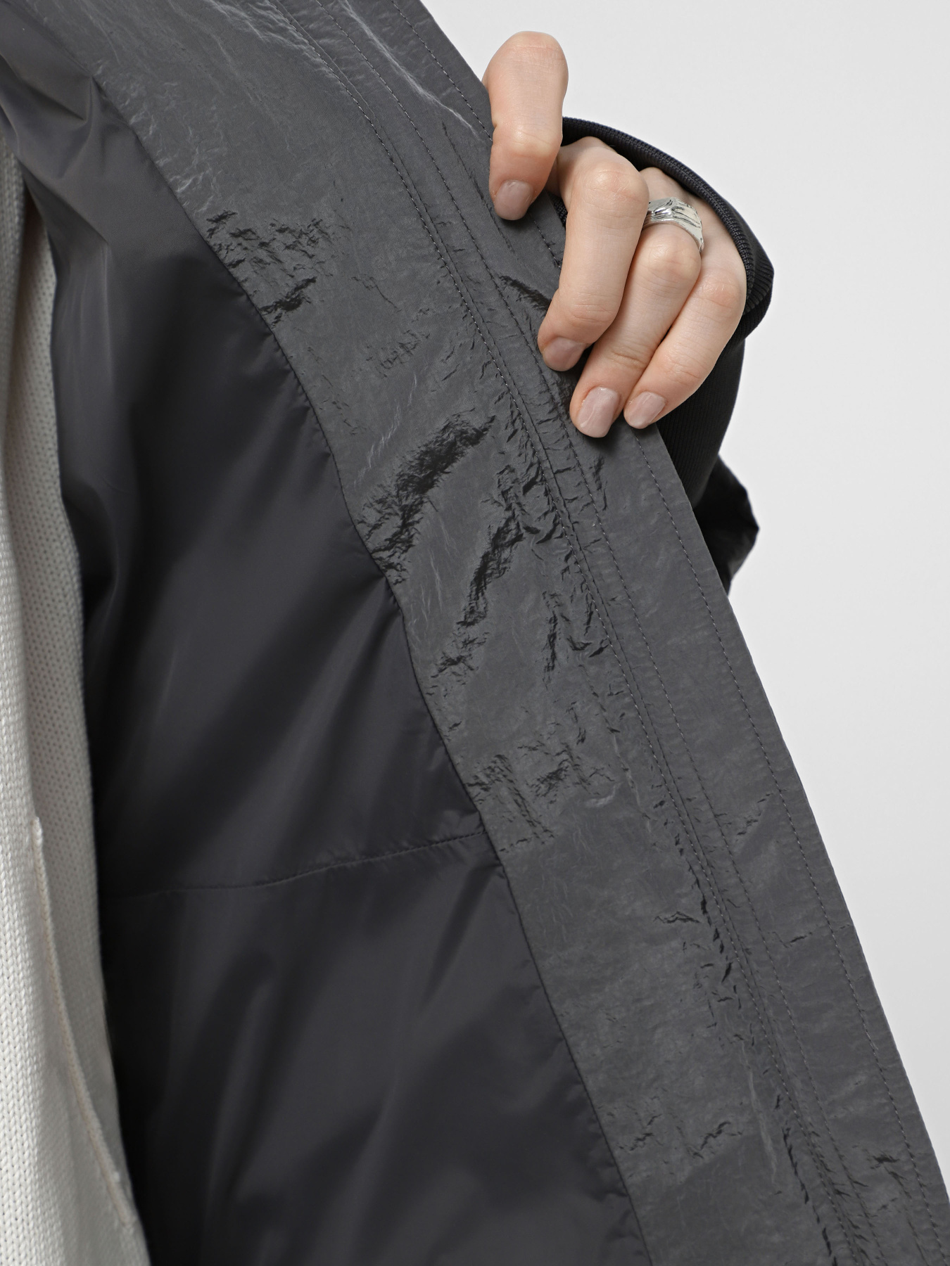 Куртки и дубленки Armani Exchange модель XW000650-AF16207-U8105 Фото