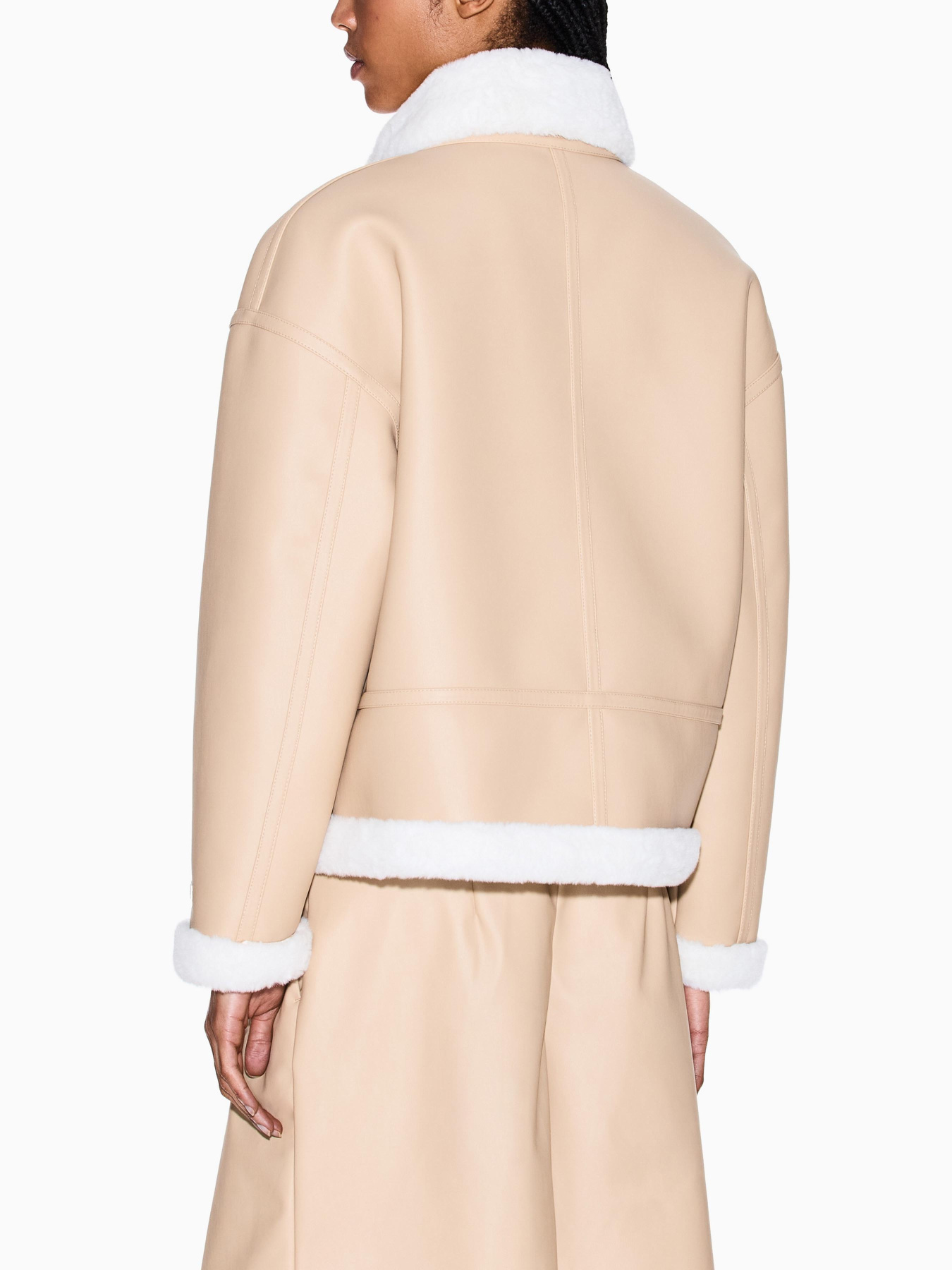 Куртки и дубленки Armani Exchange модель XW000713-AF16389-U1051 Фото