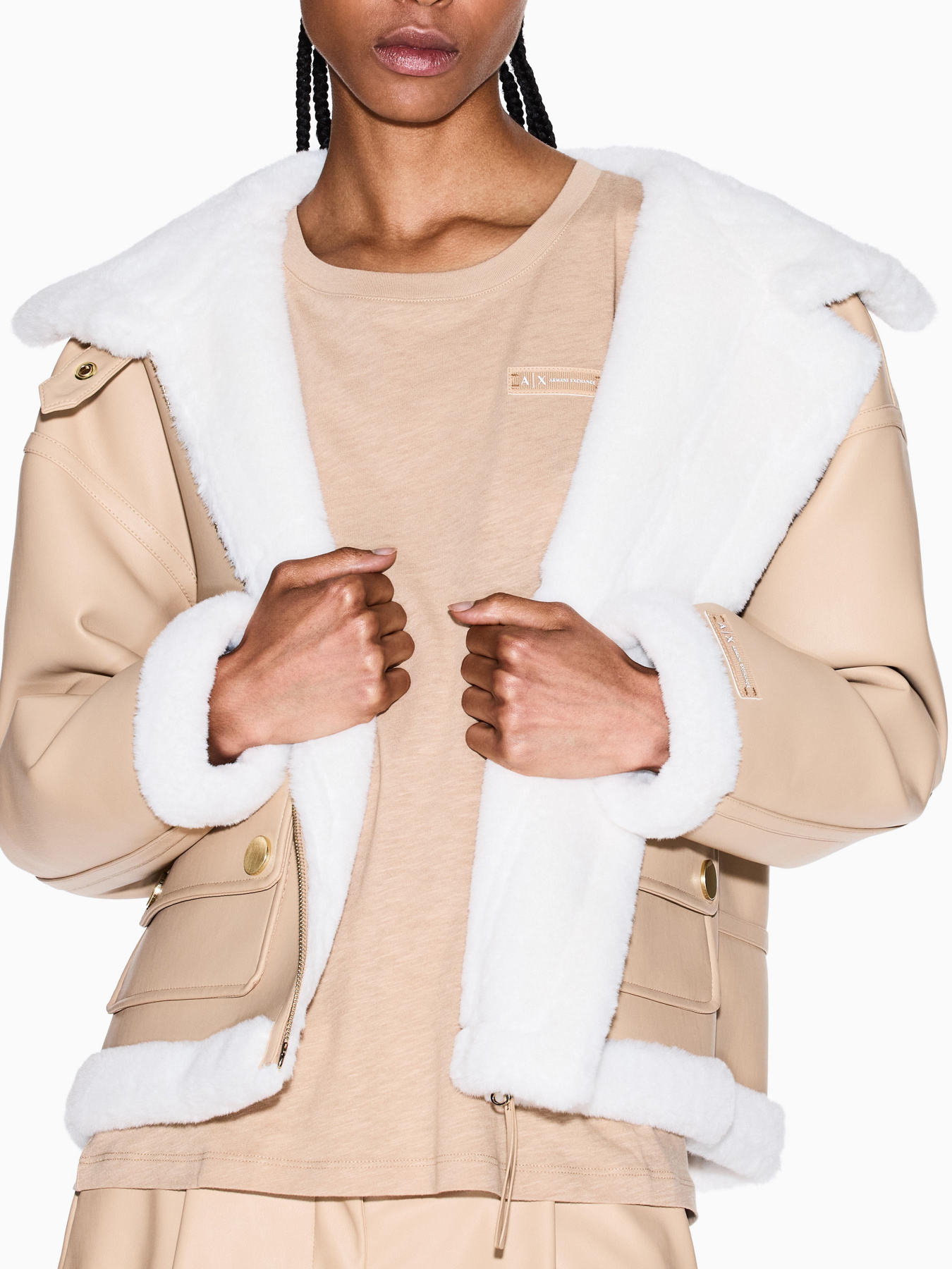 Куртки и дубленки Armani Exchange модель XW000713-AF16389-U1051 Фото
