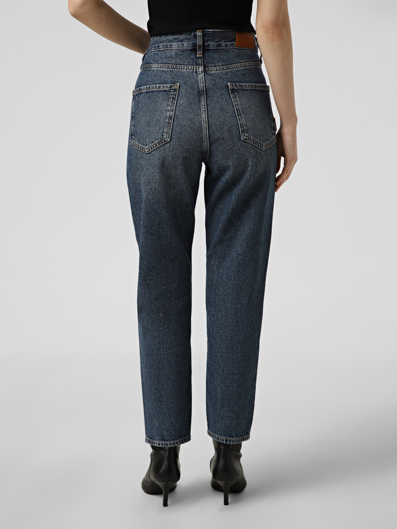 Джинси Armani Exchange модель XW000073-AF21886-MB001 Фото