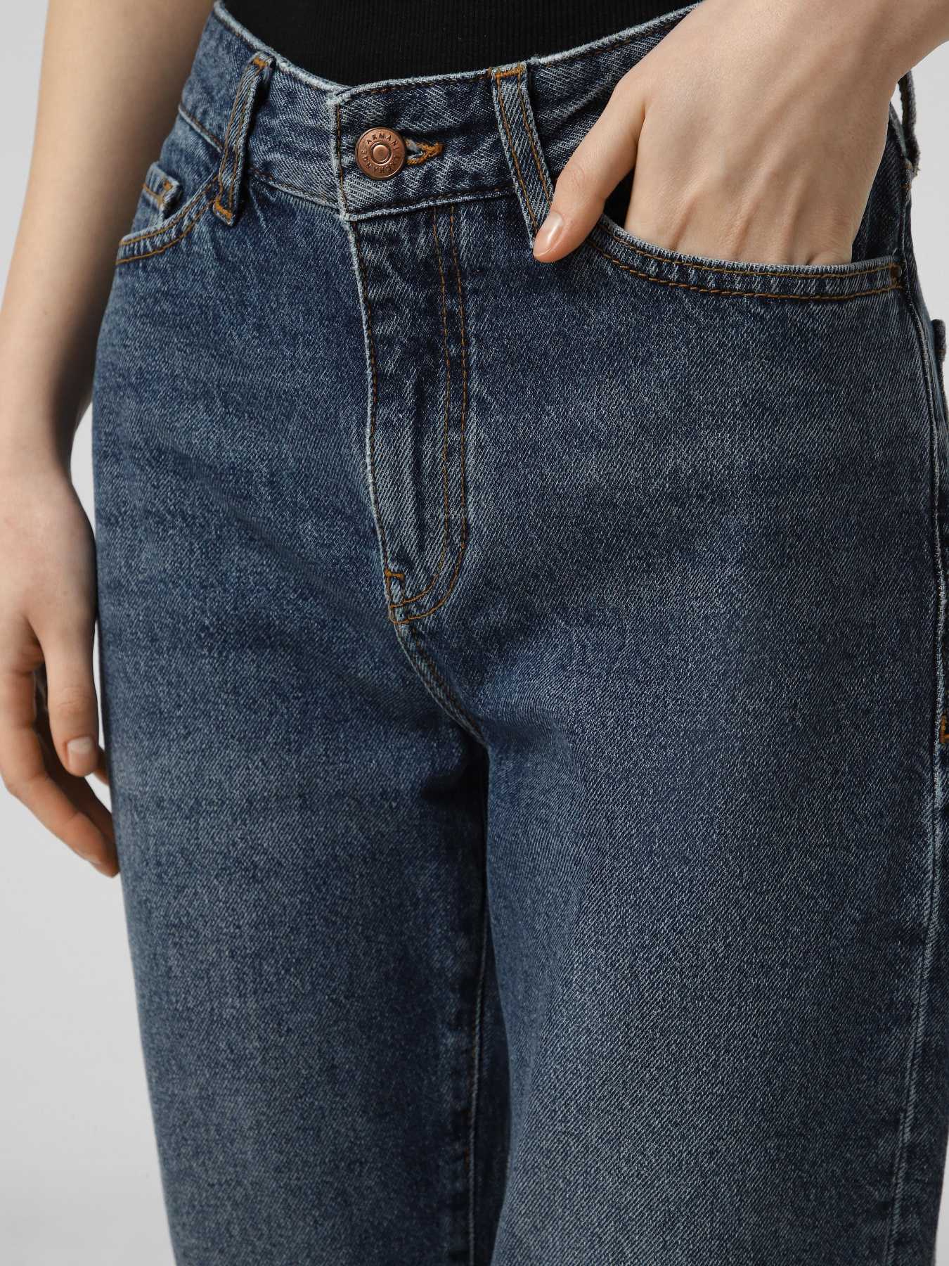 Джинси Armani Exchange модель XW000073-AF21886-MB001 Фото