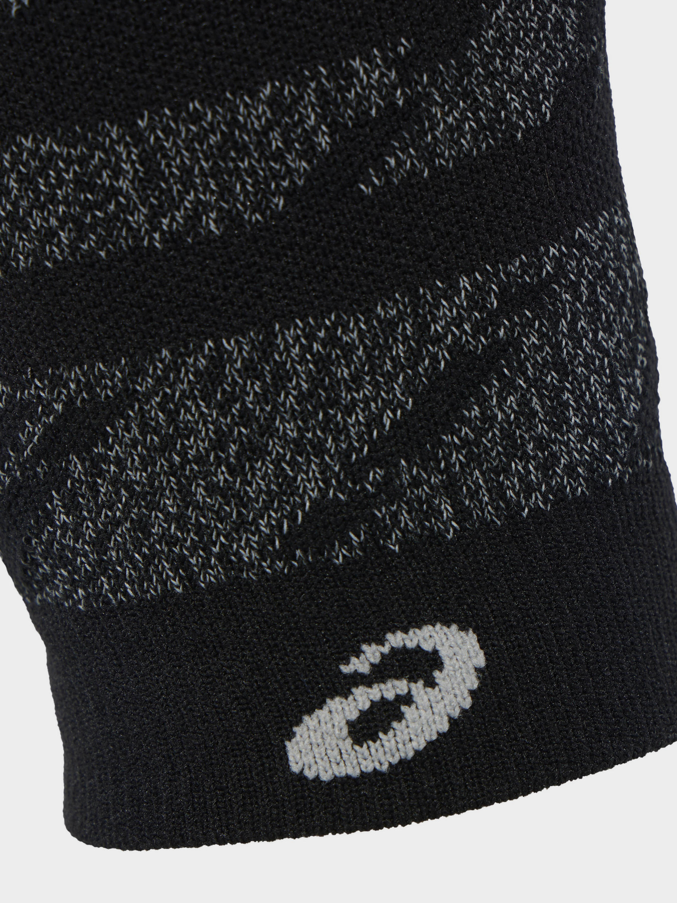 Рукав спортивный Asics Lite-Show Armsleeve модель 3013A890-001 Чорний Рукав спортивный Asics Lite-Show Armsleeve модель 3013A890-001 Чорний Фото