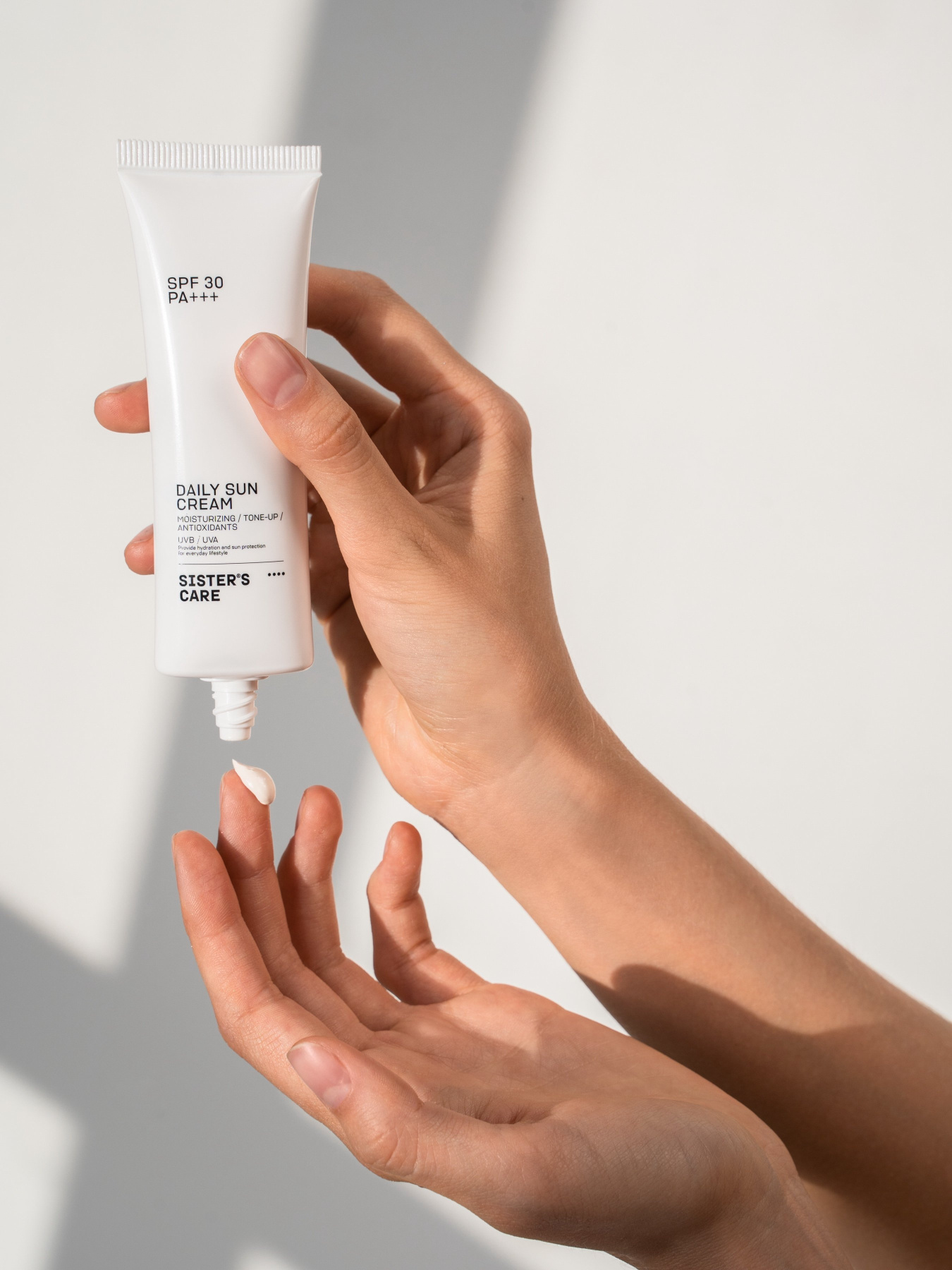 Солнцезащитный крем SPF 30 Sister’s Aroma модель 8809187075786 Солнцезащитный крем SPF 30 Sister’s Aroma модель 8809187075786 Фото