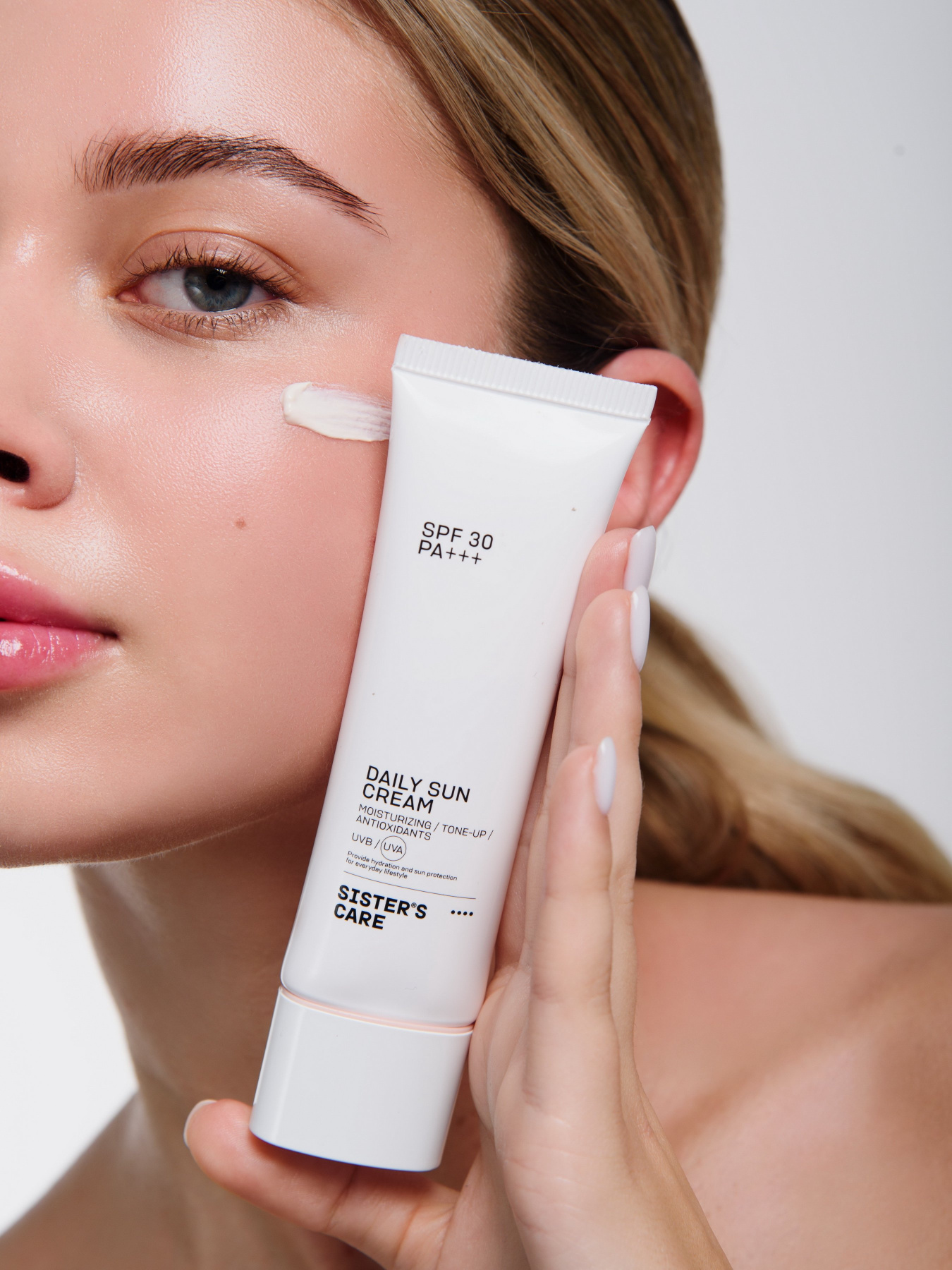 Солнцезащитный крем SPF 30 Sister’s Aroma модель 8809187075786 Солнцезащитный крем SPF 30 Sister’s Aroma модель 8809187075786 Фото