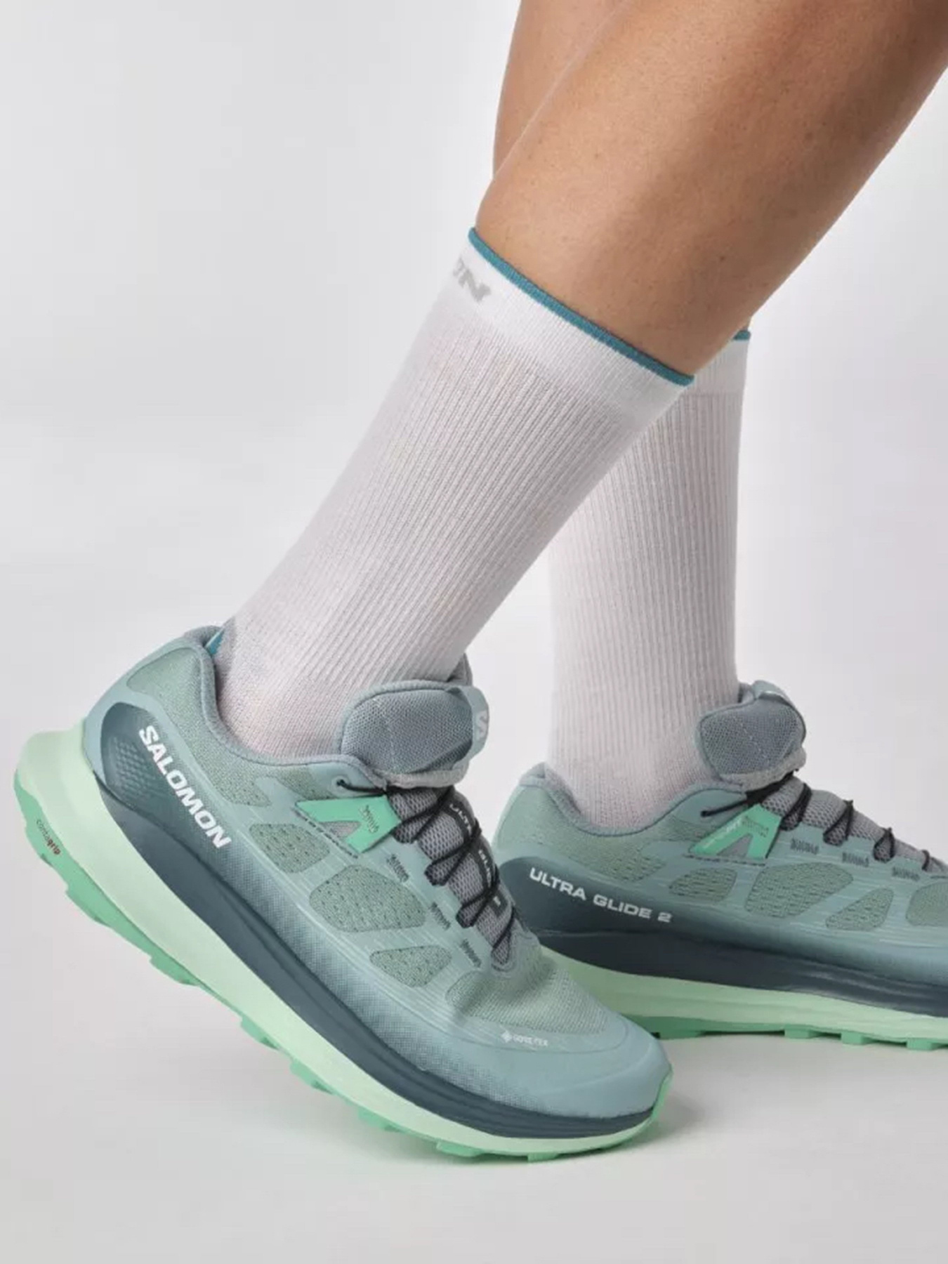 Кросівки SALOMON Ultra Glide 2 модель L47216800 Фото