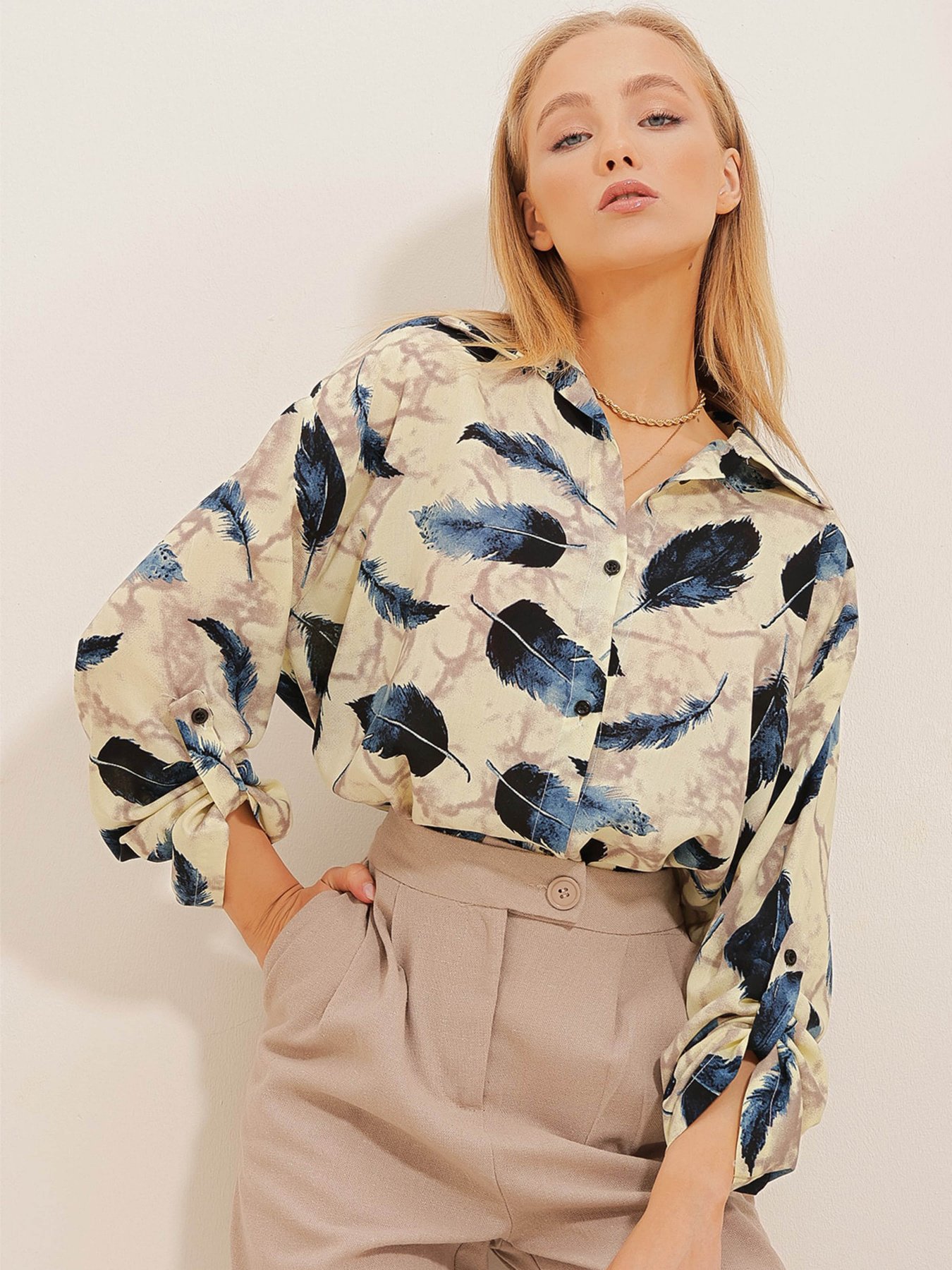 Сорочки Trend Alacati Stili модель ALC-X10530/Lacivert Сорочки Trend Alacati Stili модель ALC-X10530/Lacivert Фото